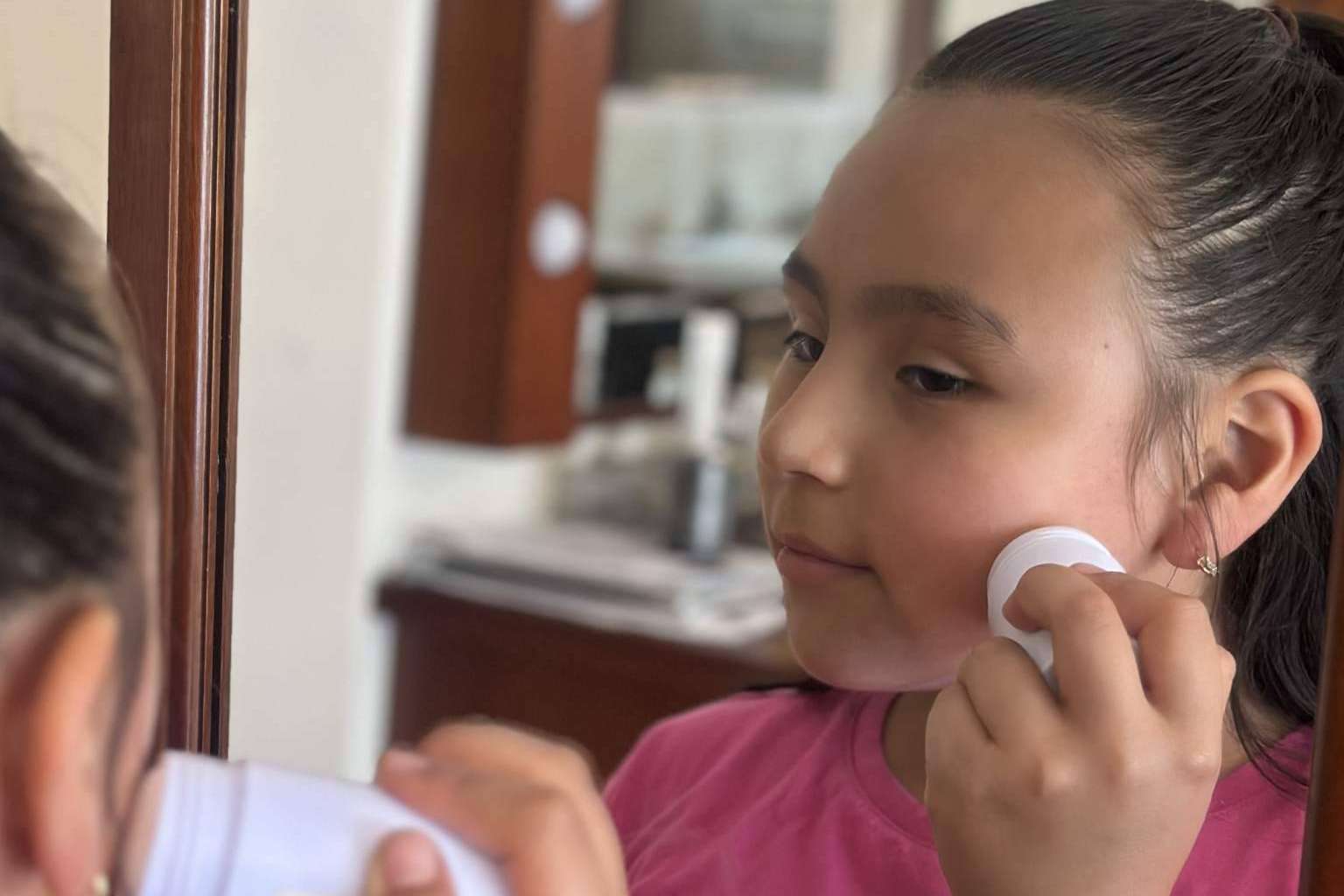Janeth Arévalo advierte de los peligros del uso de productos cosméticos en infantes