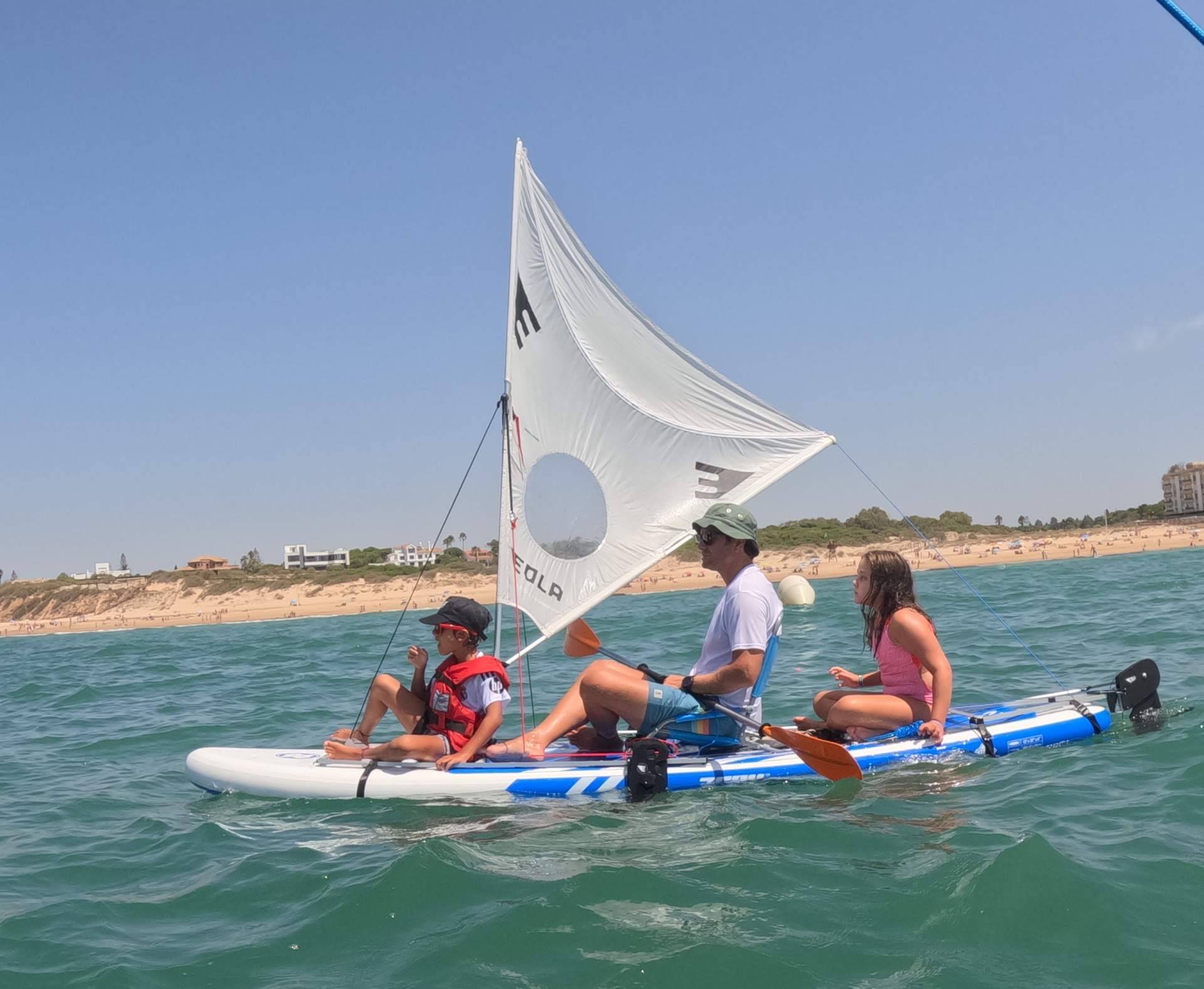 Disfrutar de los días de viento con la práctica de paddle con Vela Eola