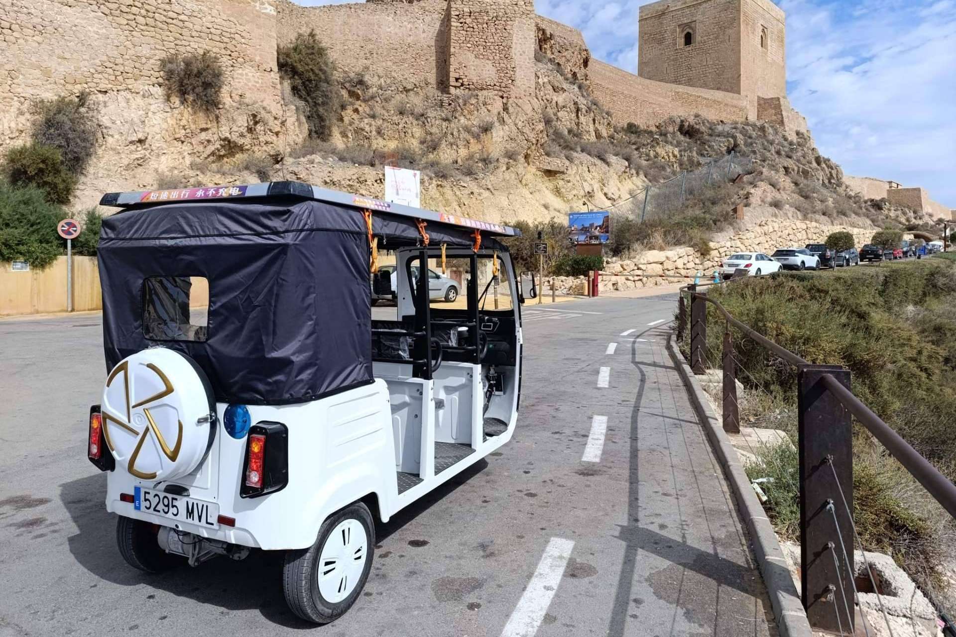La movilidad sostenible en España; el atractivo creciente de los tuk tuks eléctricos