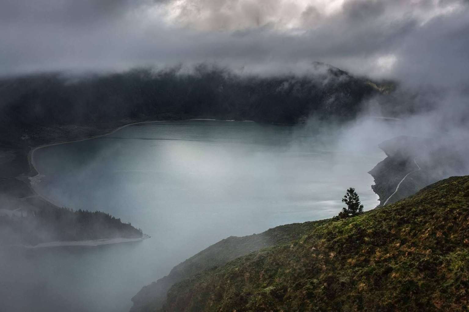 Azores con vuelos directos, programas de varias islas y todo incluido
