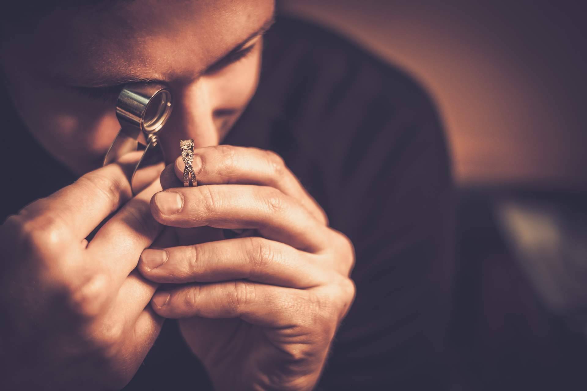DAMANTI, el punto de encuentro para aprender joyería y restaurar piezas en Madrid