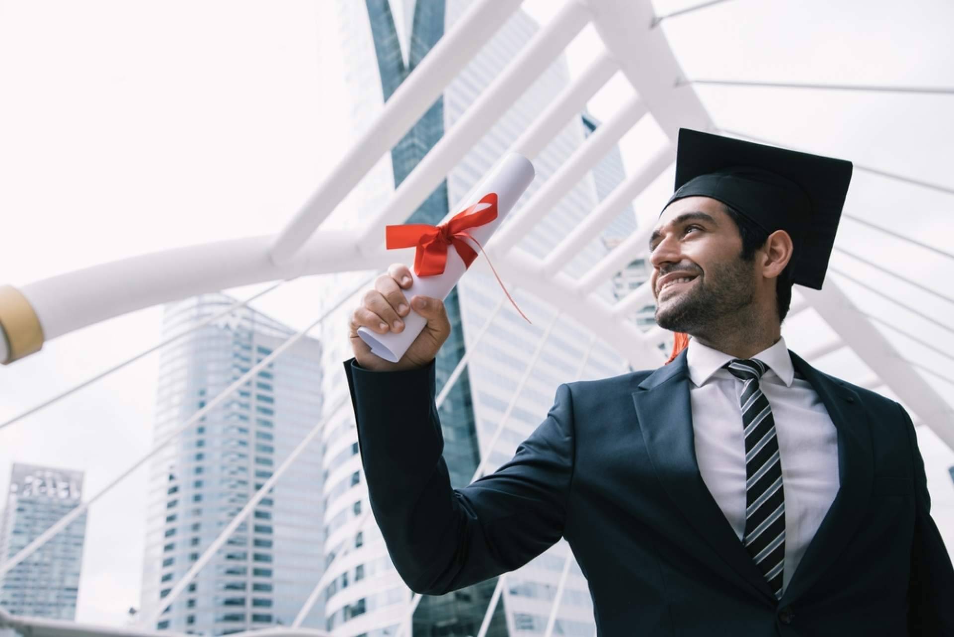 Formación ejecutiva online, IEAD ofrece programas flexibles para profesionales