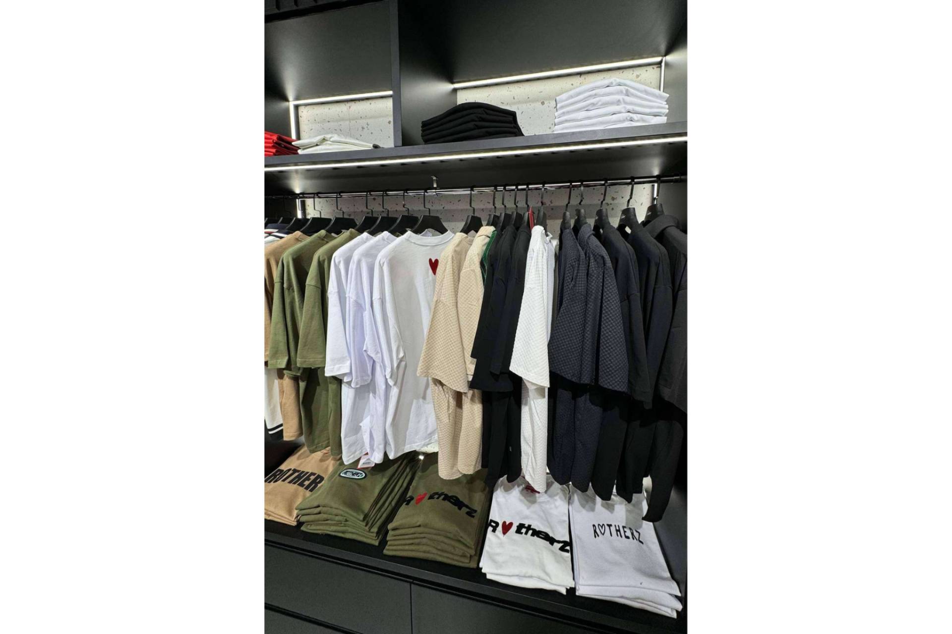 La nueva boutique de Rotherz en Madrid; moda urbana en un entorno de lujo
