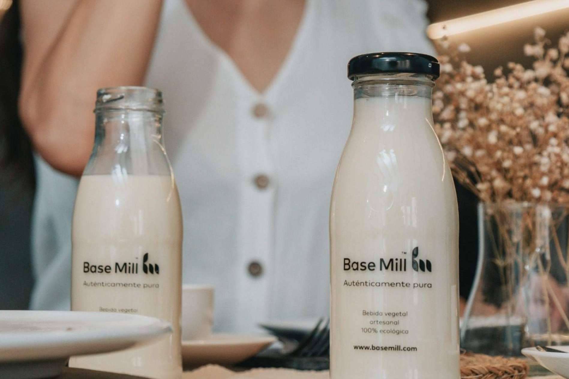 Base Mill; Los 10 beneficios de la leche de almendras que transformarán la salud
