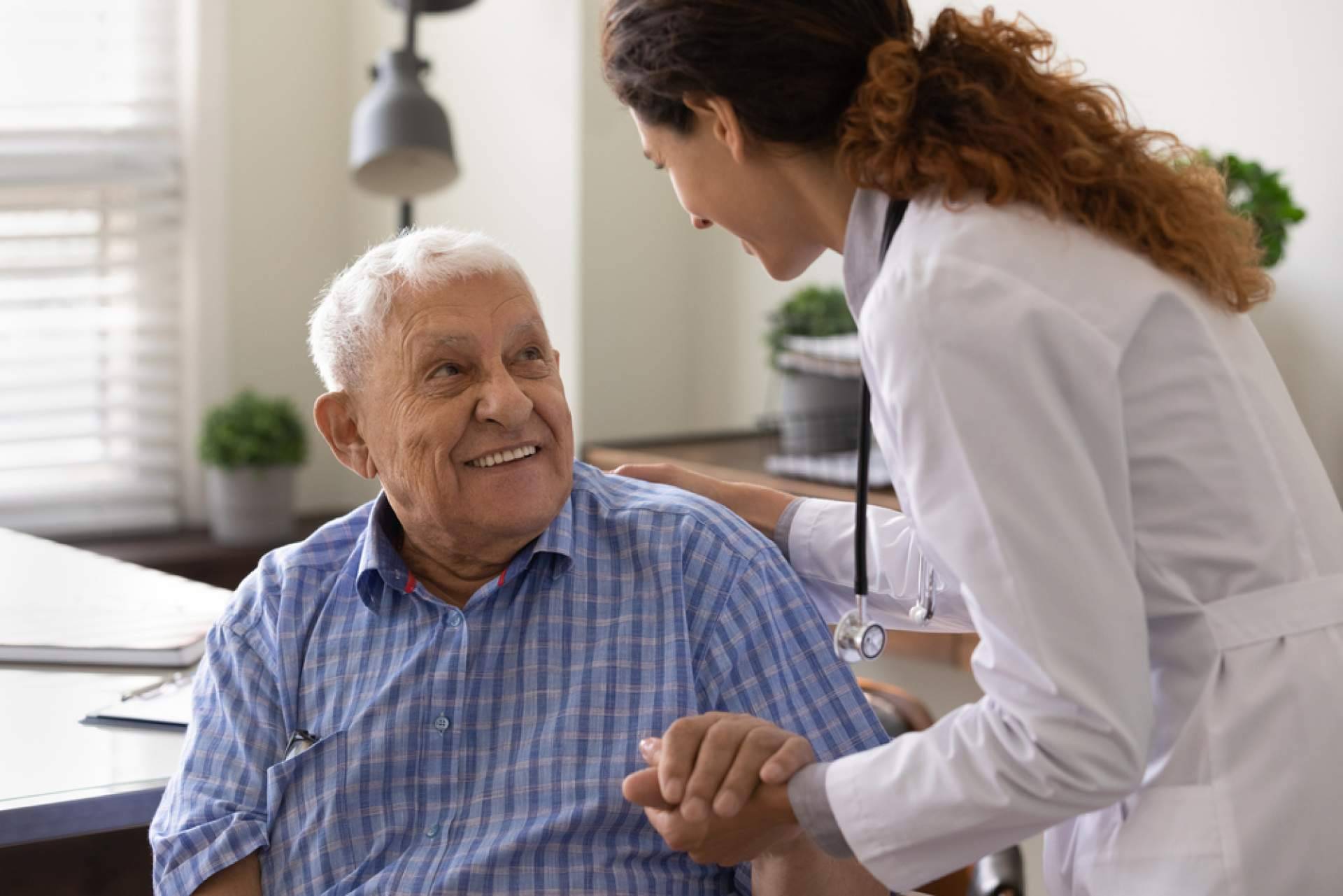 Cuidado profesional en la residencia de mayores en Tarancón, Arco de la Malena