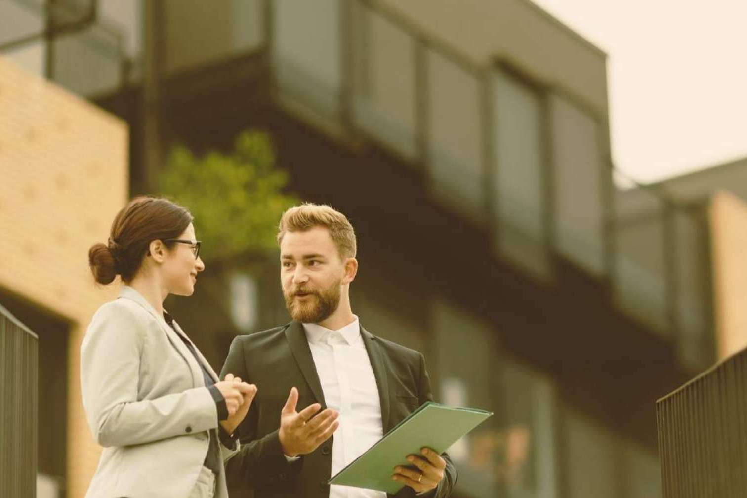 Descubrir cómo funciona el crowdfunding inmobiliario y sus beneficios