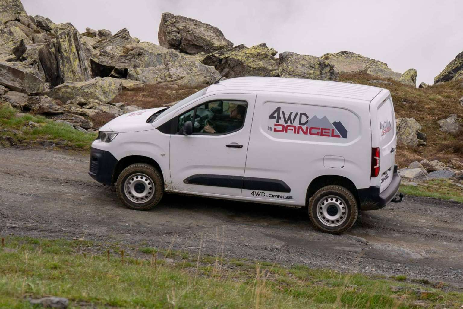 Peugeot Partner 4x4 by Dangel; La solución definitiva para el trabajo en cualquier terreno