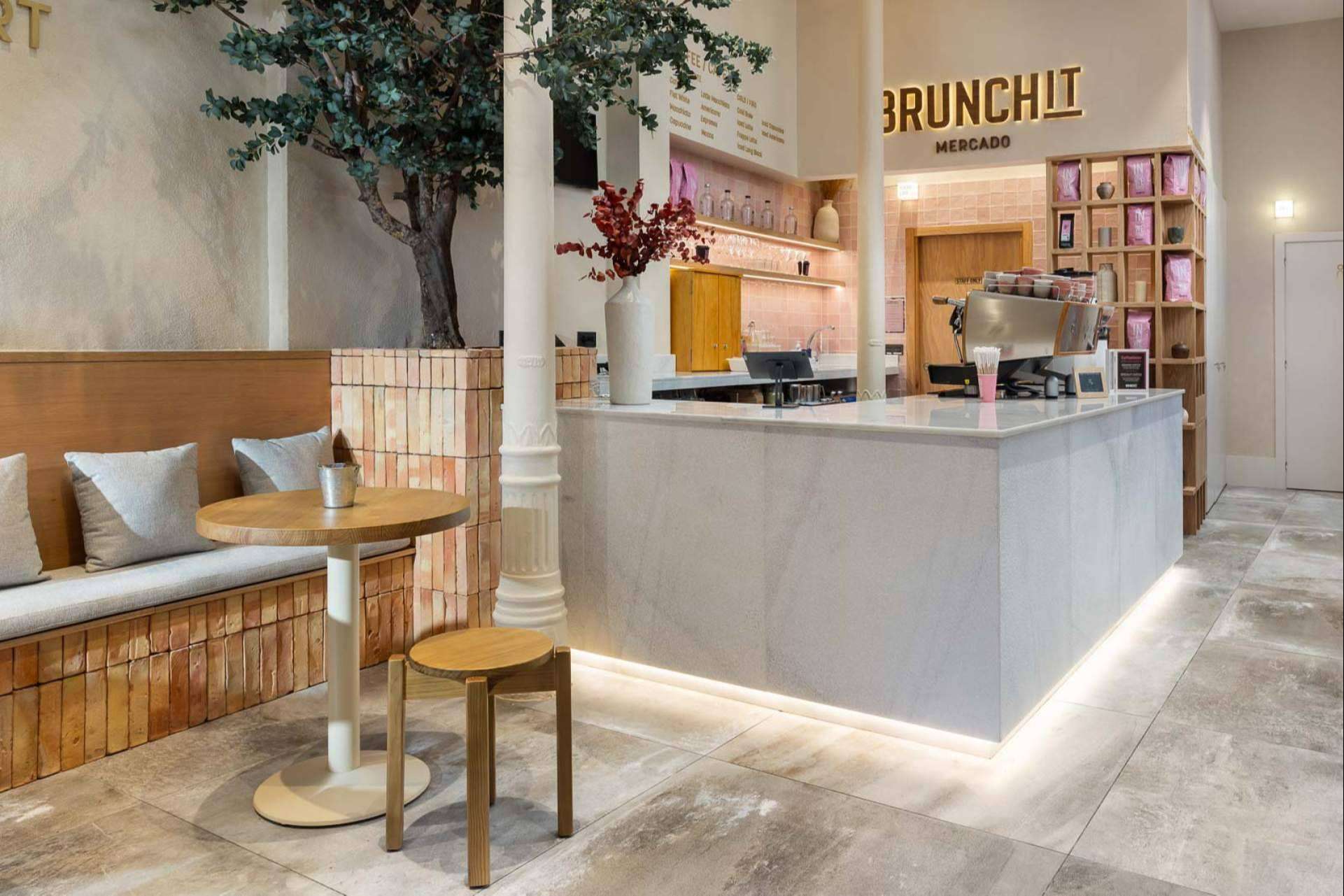 Así es el nuevo restaurante Brunchit Alhóndiga (Málaga); Más luz, más naturaleza, más diseño
