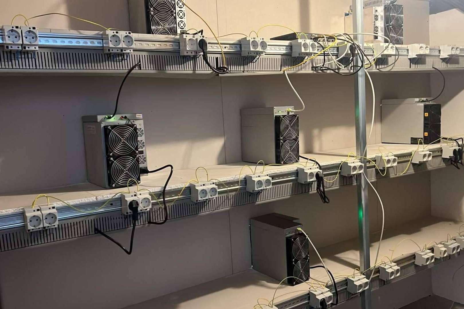 ¿Es posible minar criptomonedas sin ruido? Rig El Topo lo hace realidad