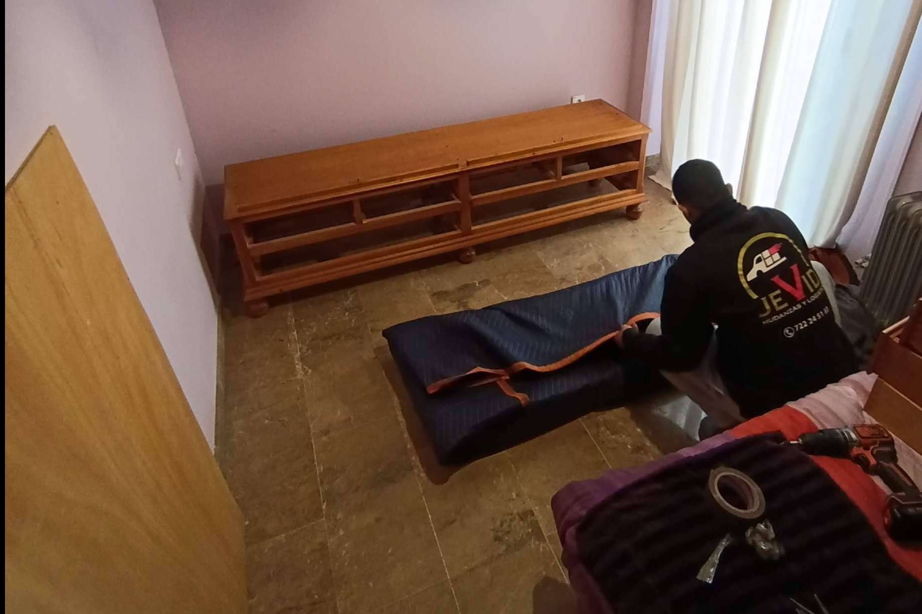 Servicios de mudanzas y guardamuebles en Granada con almacén logístico