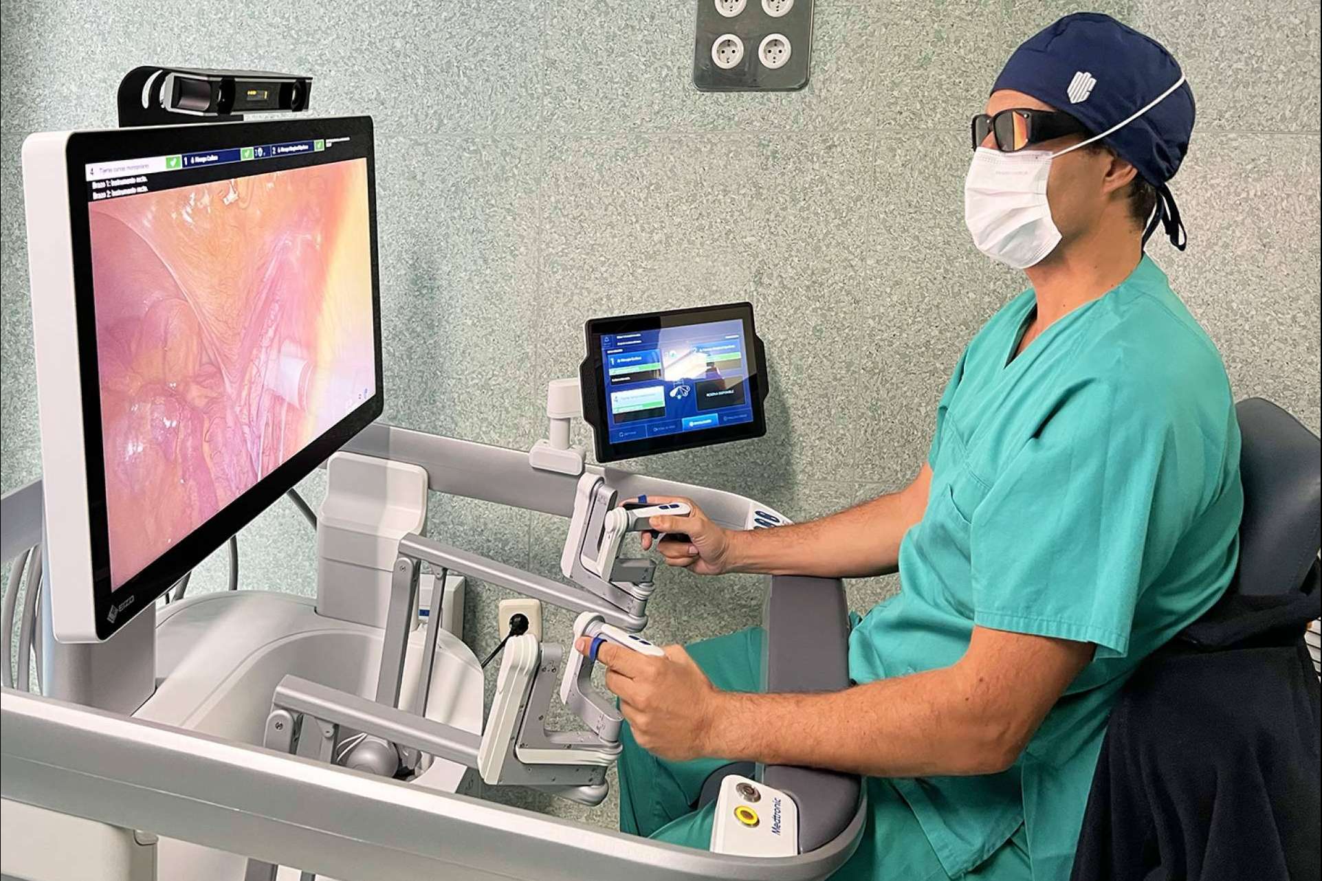 ROC Clinic destaca por su alta especialización en cirugía robótica aplicada a la urología
