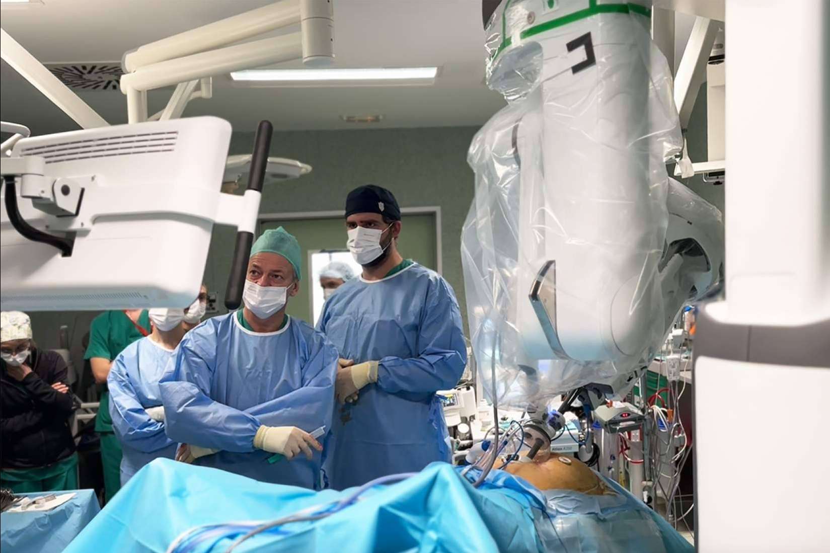 La excelencia en urología llega a un nuevo nivel con la cirugía robótica de ROC Clinic
