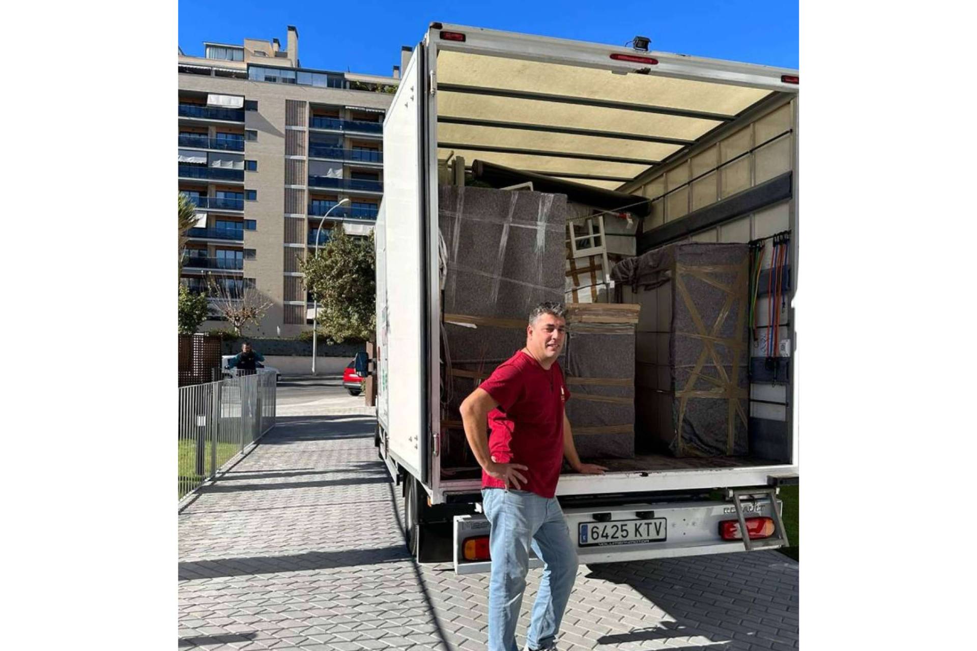 Mudanzas en Alicante; entre la tradición logística y la innovación técnica