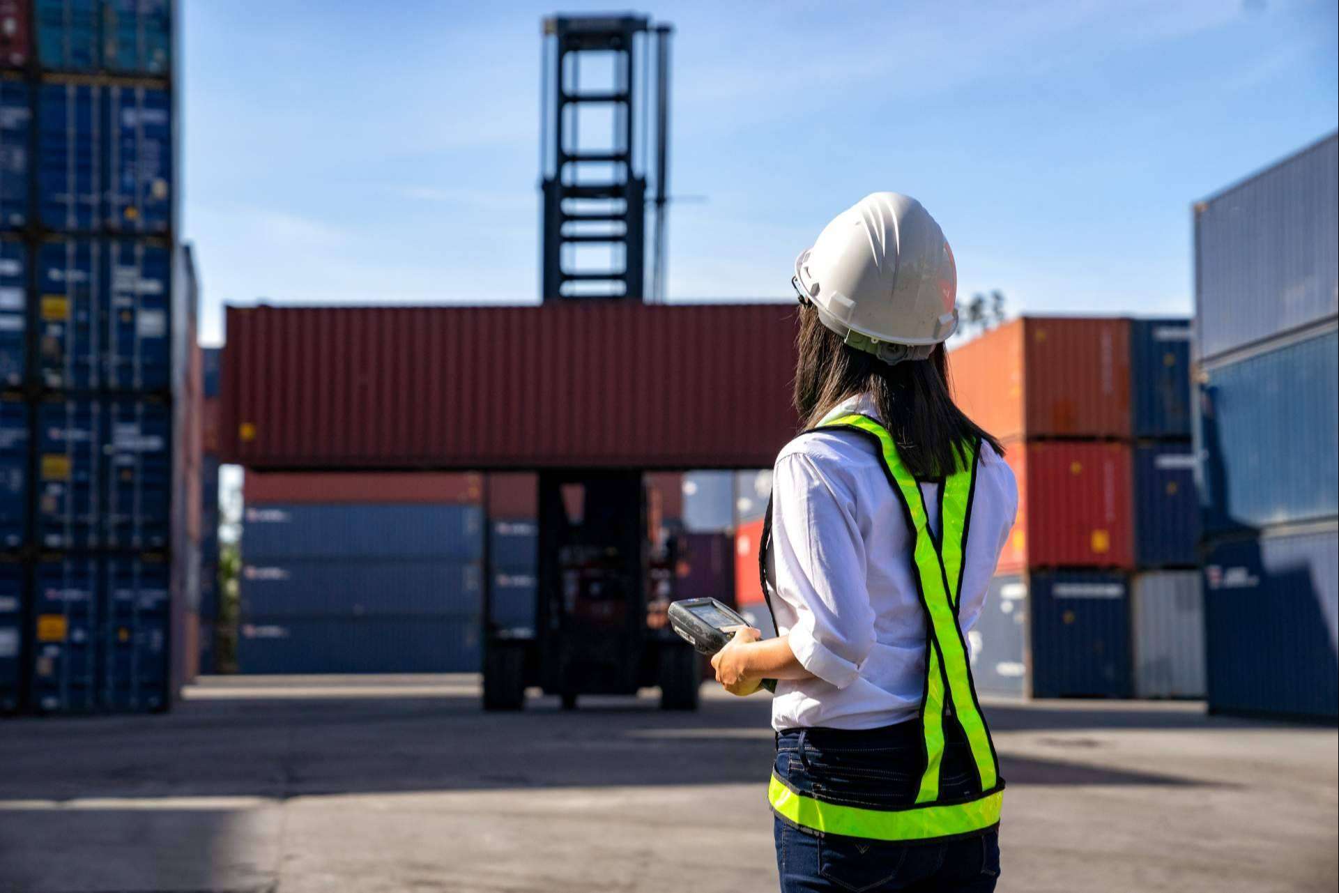 Gestión logística sin fronteras; la propuesta de Easy Trans para el comercio global