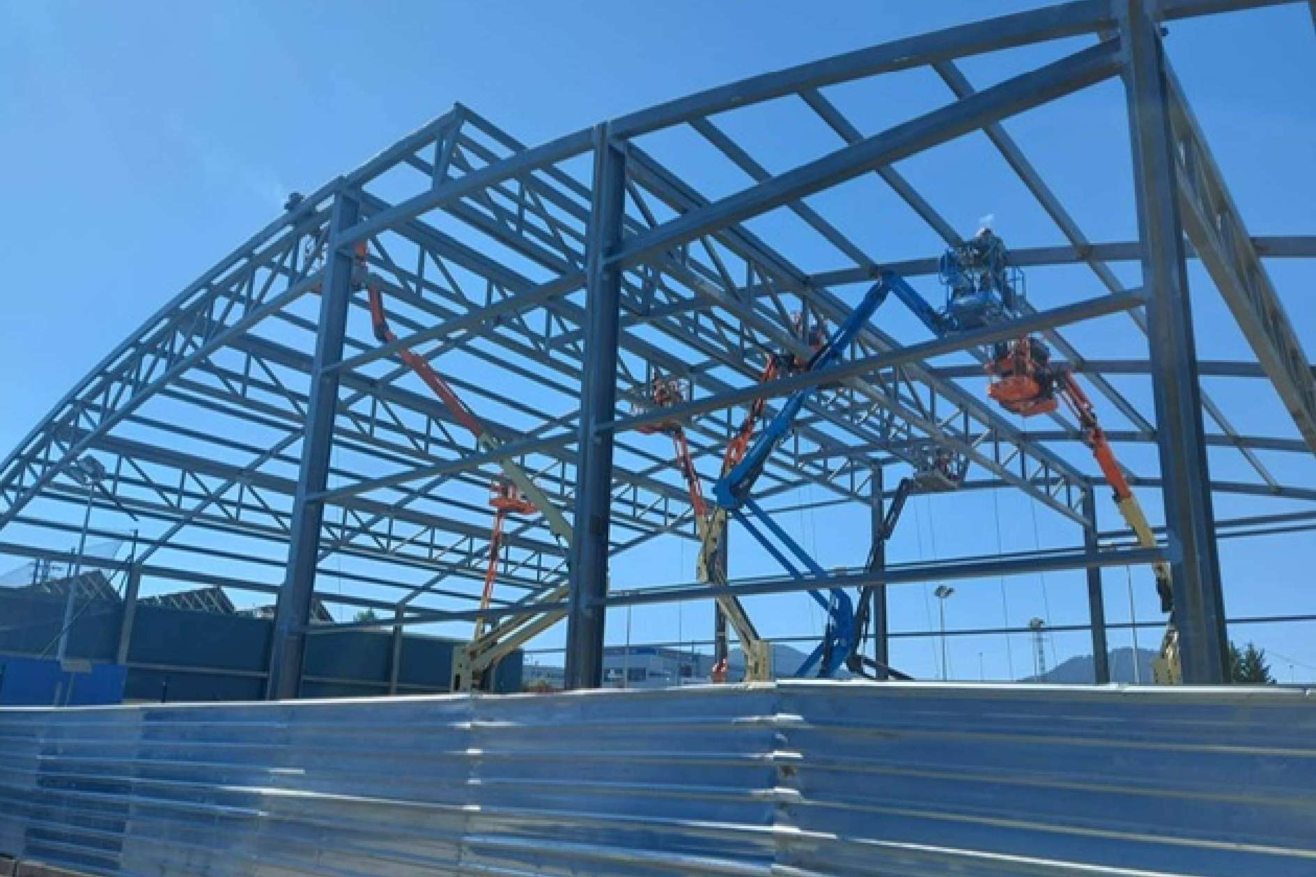 Instalaciones RPM impulsa nuevas instalaciones deportivas con estructuras metálicas de alta durabilidad