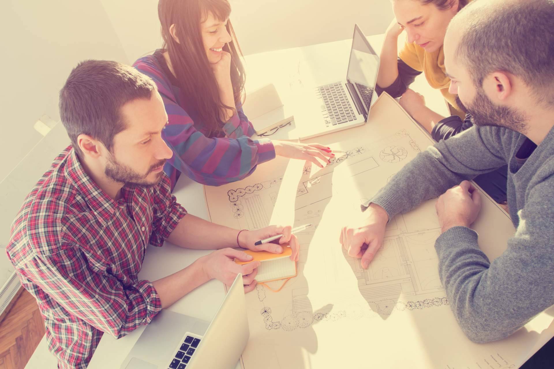 Los deberes de empresas y talento para combatir el edadismo