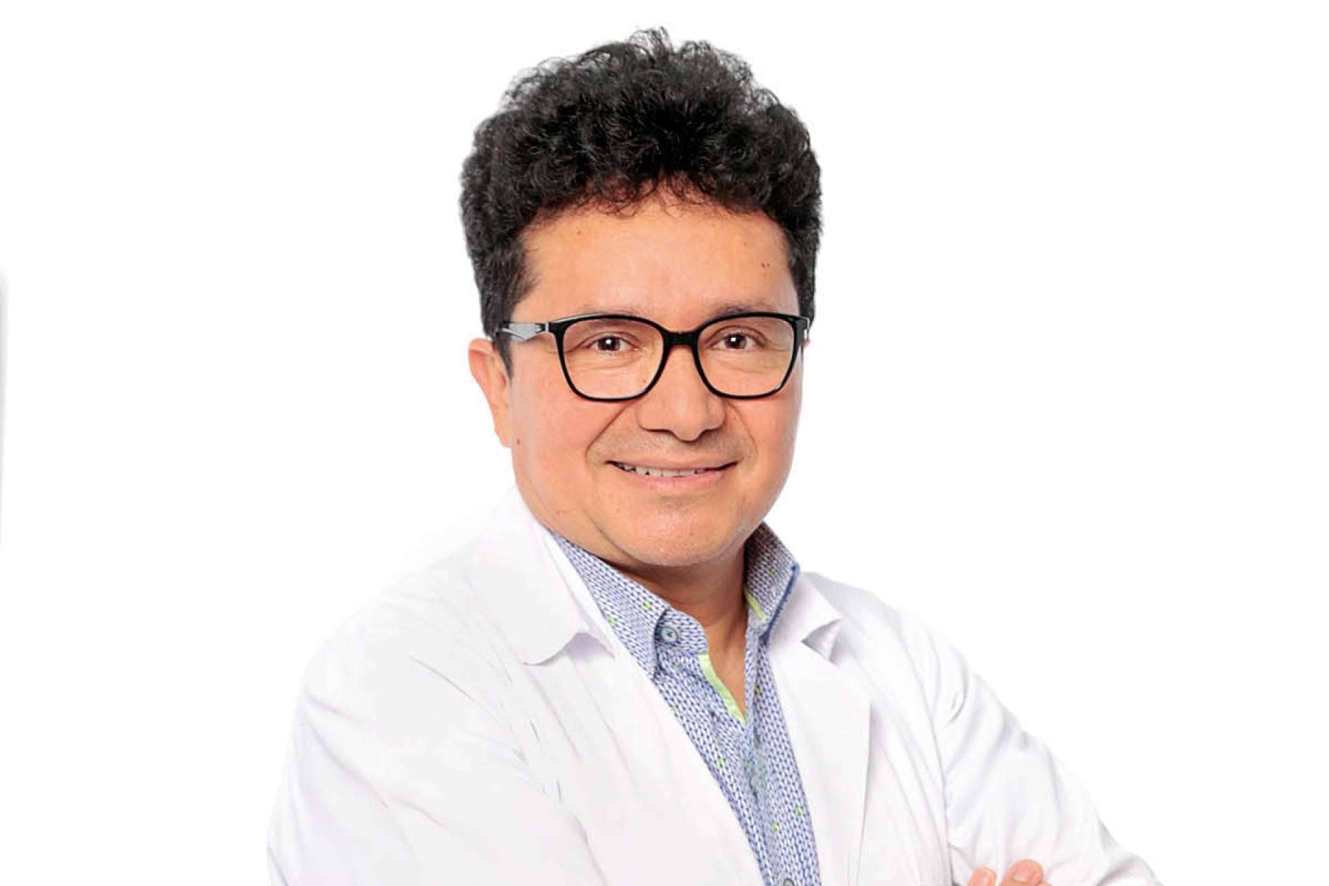 Soluciones avanzadas contra la caída del cabello, el doctor Zepeda impulsa el trasplante capilar en Zaragoza