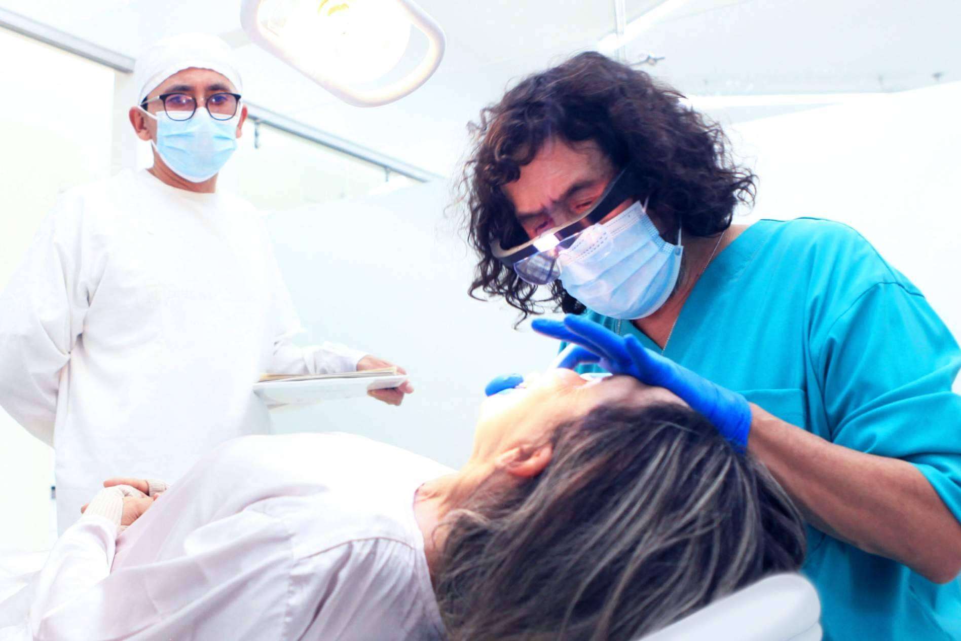 El lenguaje clínico de las encías; estética, salud y prevención