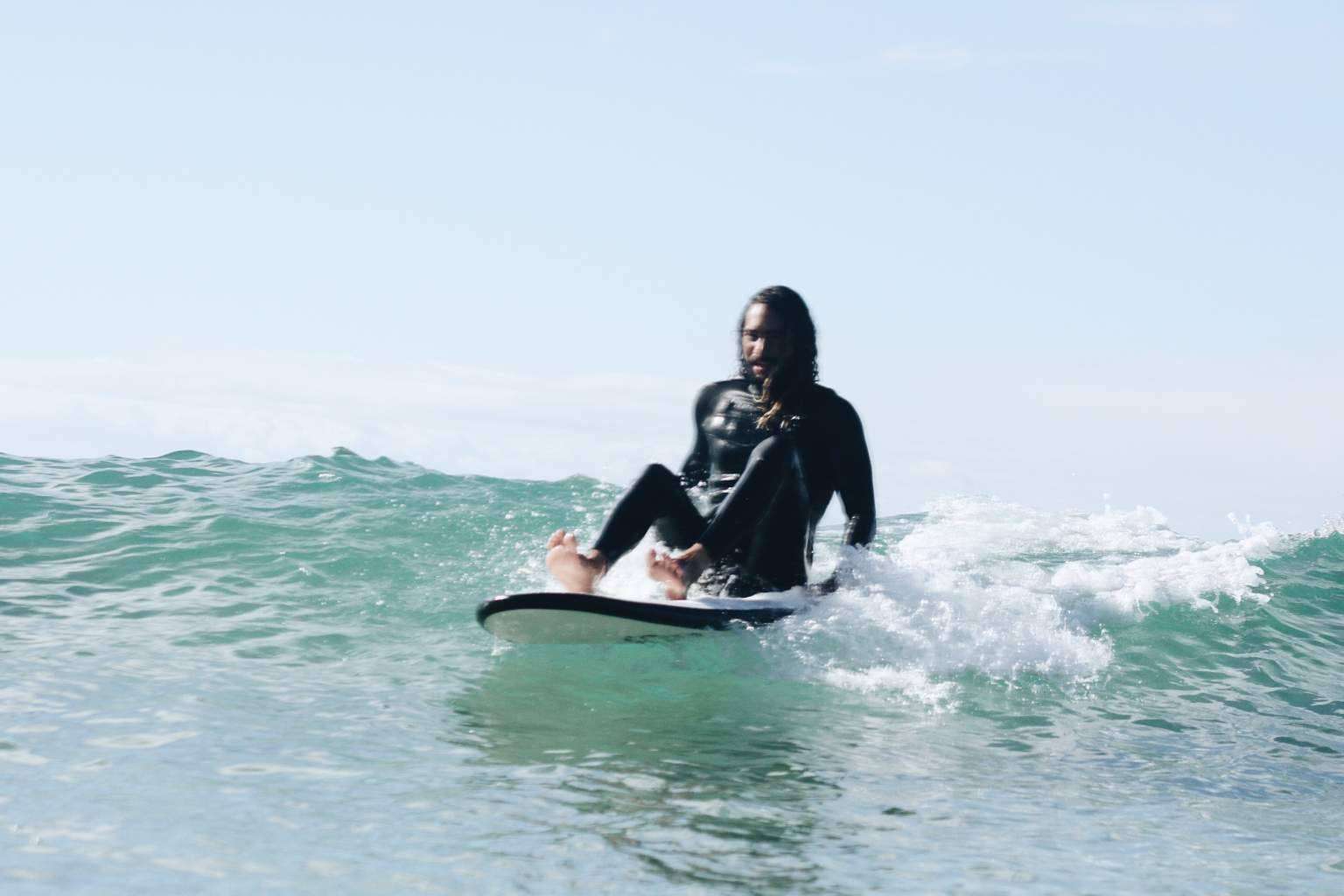 Consejos clave para aprender a surfear este verano, guía para surf principiante