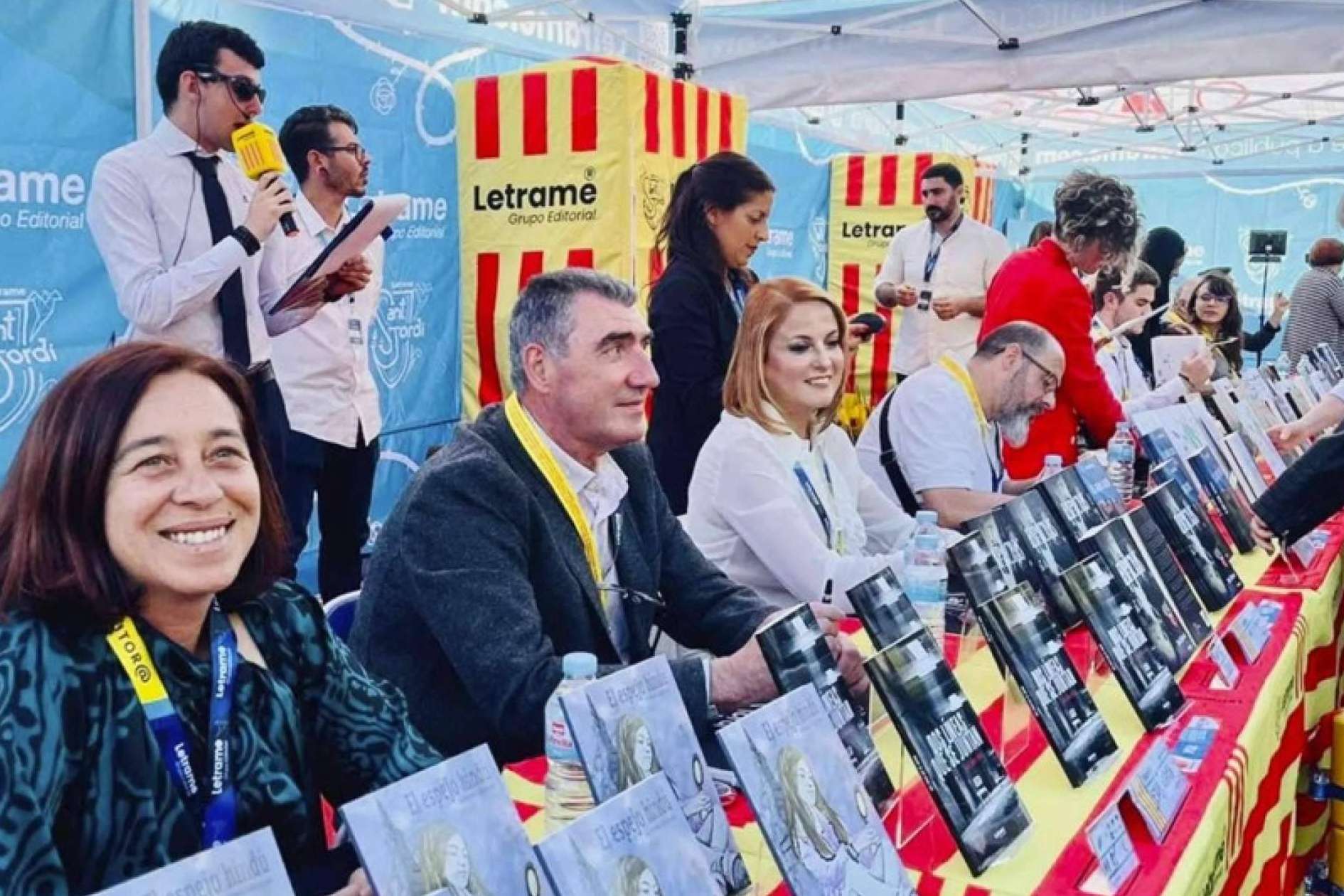 Sant Jordi acoge a Letrame con firmas exclusivas de autores y valoraciones destacadas de lectores