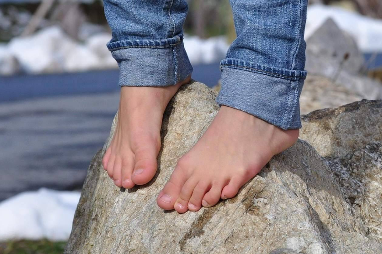Del dolor al confort; la transición al calzado barefoot en la edad adulta