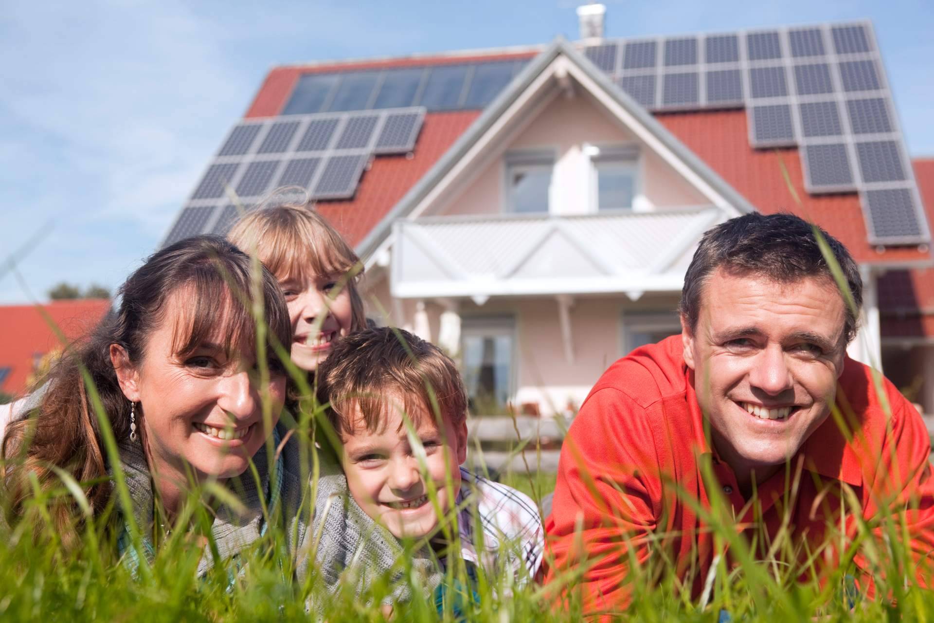 Una comunidad de vecinos ahorra 12.000 euros al optimizar su contrato eléctrico y cambiar de comercializadora