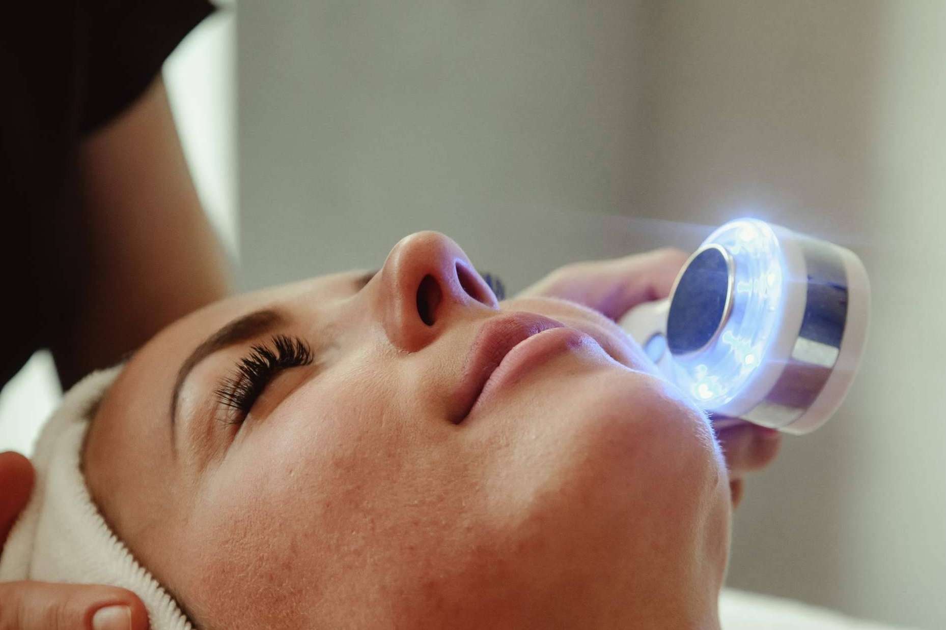 La ciencia del biohacking estético llega a Valencia con Ges Spa, belleza inteligente y duradera