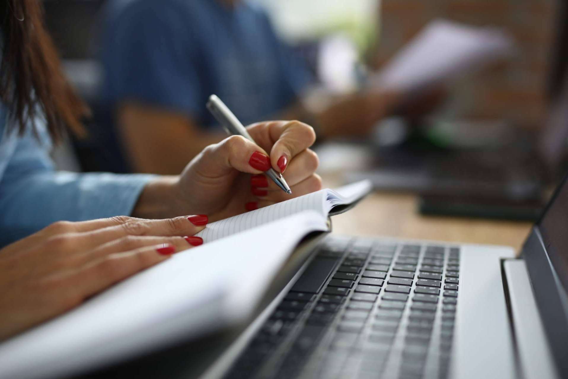 Nuevos cursos online para oposiciones de justicia, ya disponibles en la Academia Ruth Galván