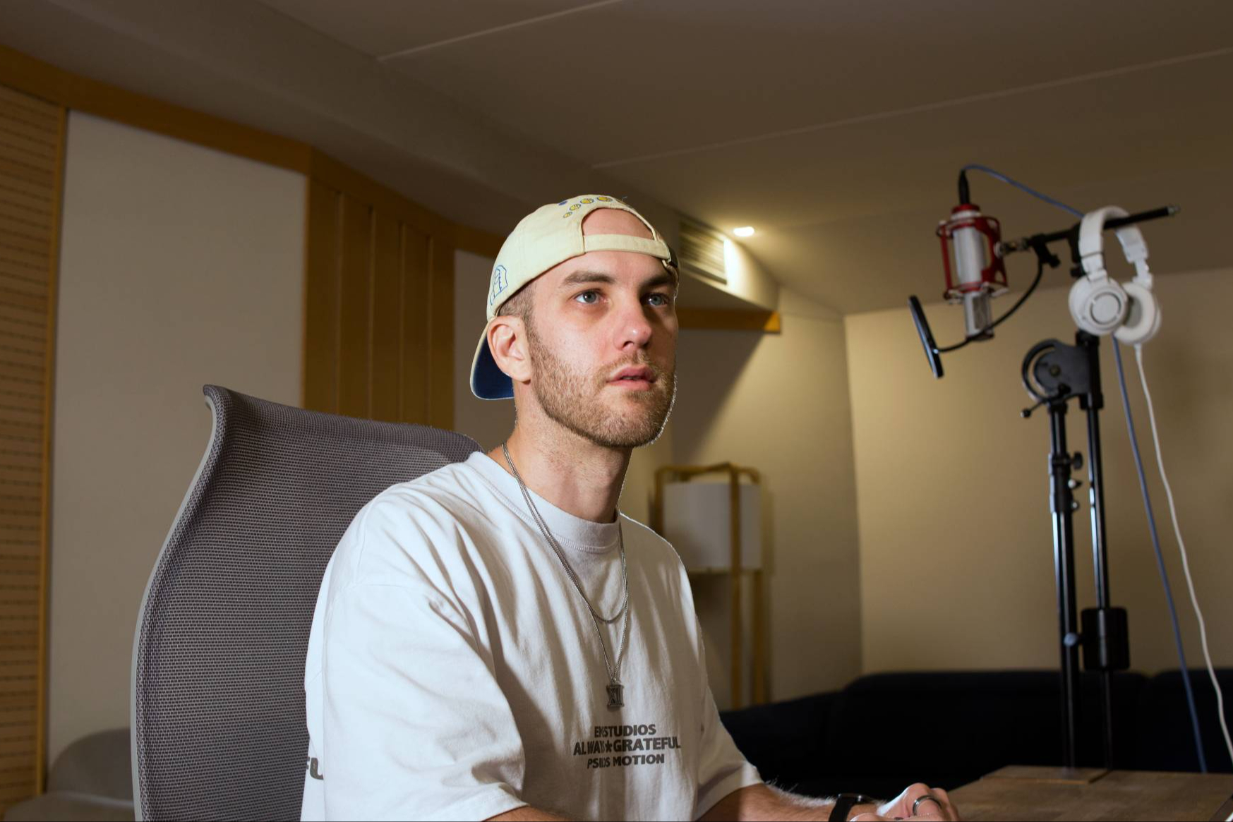 El productor español Naito debuta junto a Myke Towers en el álbum Island Boyz con la canción 'Buchanans 18'