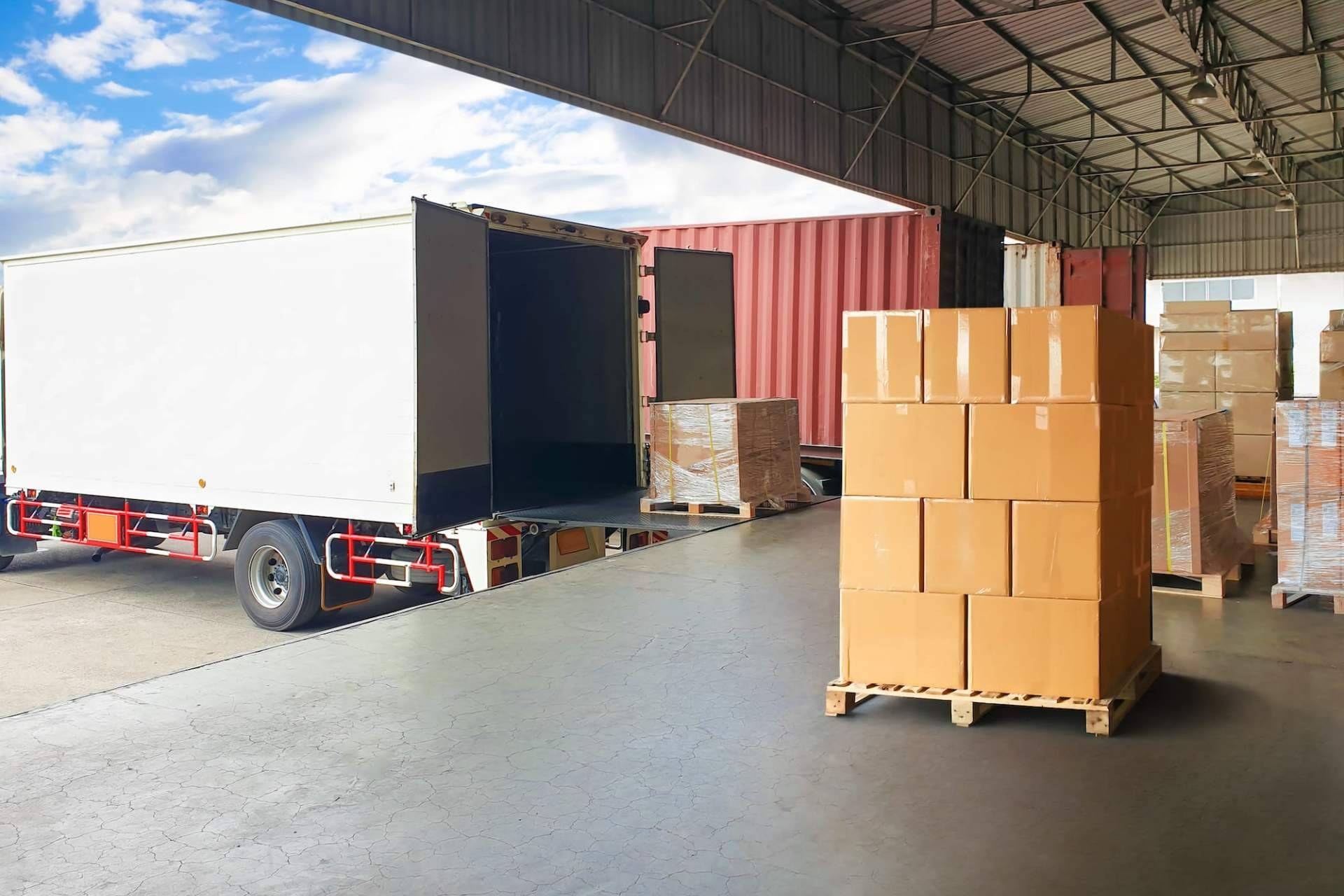 Easy Trans optimiza la logística global con soluciones integrales