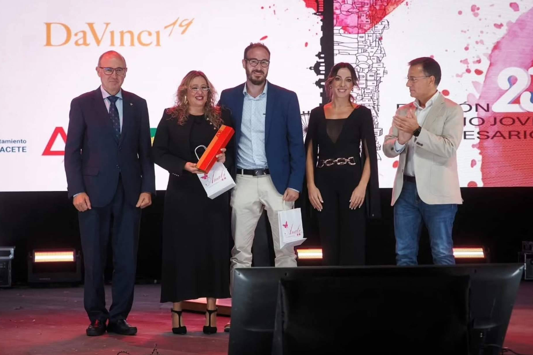 Da Vinci 19 recibe el premio Joven Empresario AJE 2025