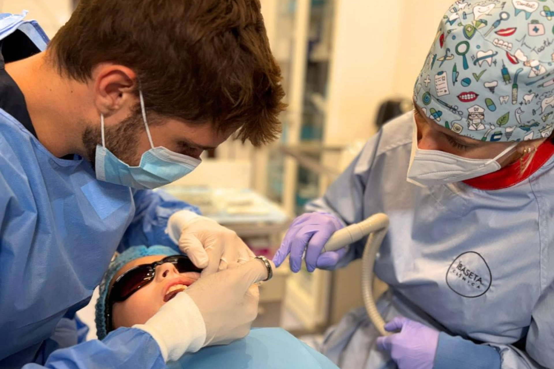 La salud bucodental también vuelve a clase; revisiones postvacacionales en Clínica Ibaseta