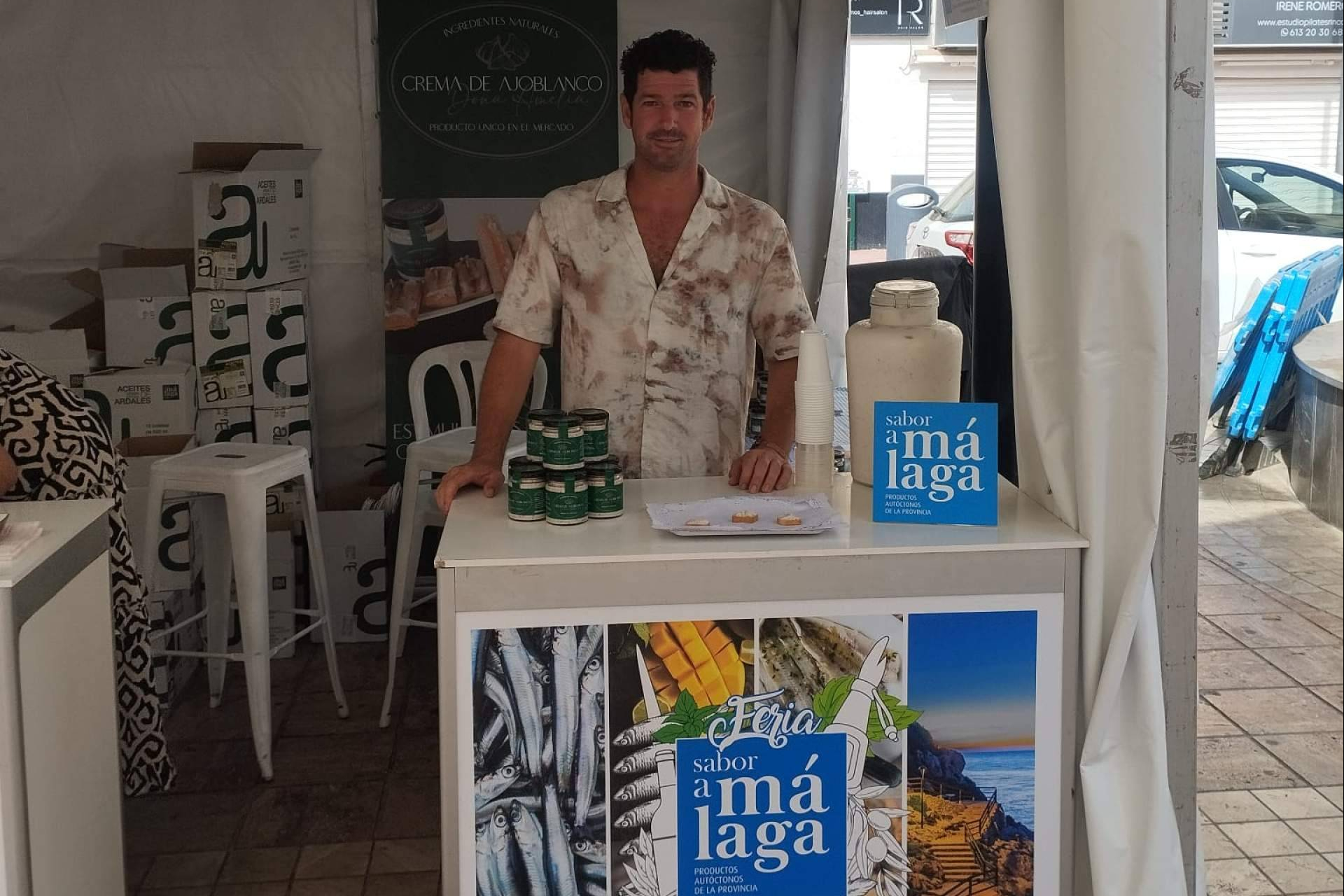 Una receta familiar centenaria da forma a la crema de ajoblanco artesanal de Doña Amelia en Málaga