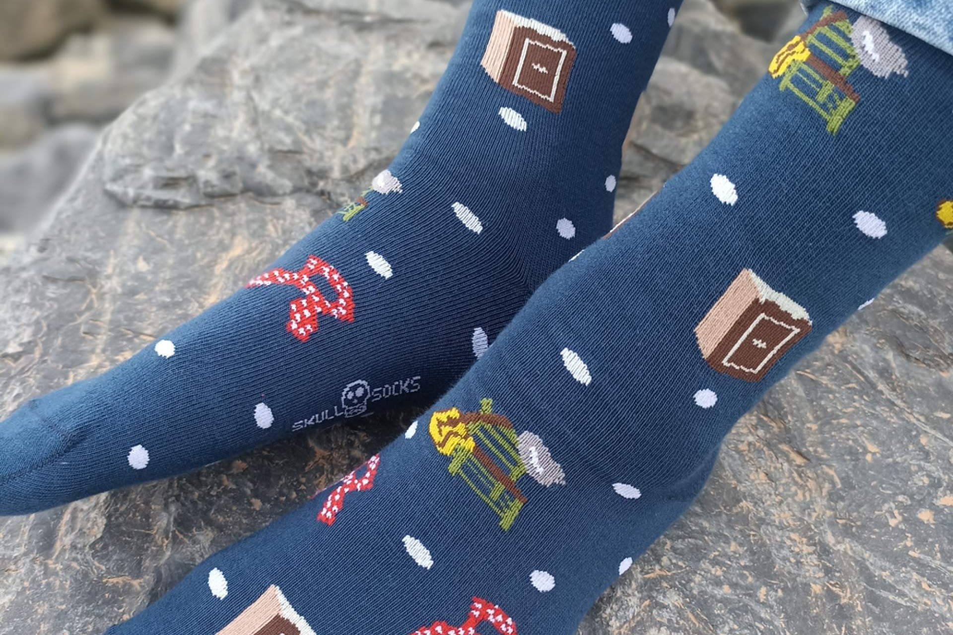 Diseño gráfico y estilo propio en los calcetines originales y divertidos de HUESOKK
