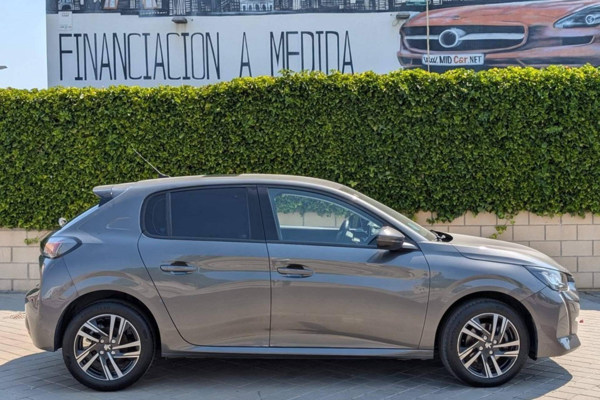 Stock multimarca, garantía de un año y CARFAX, así se posiciona MID Car en el mercado de ocasión en Madrid