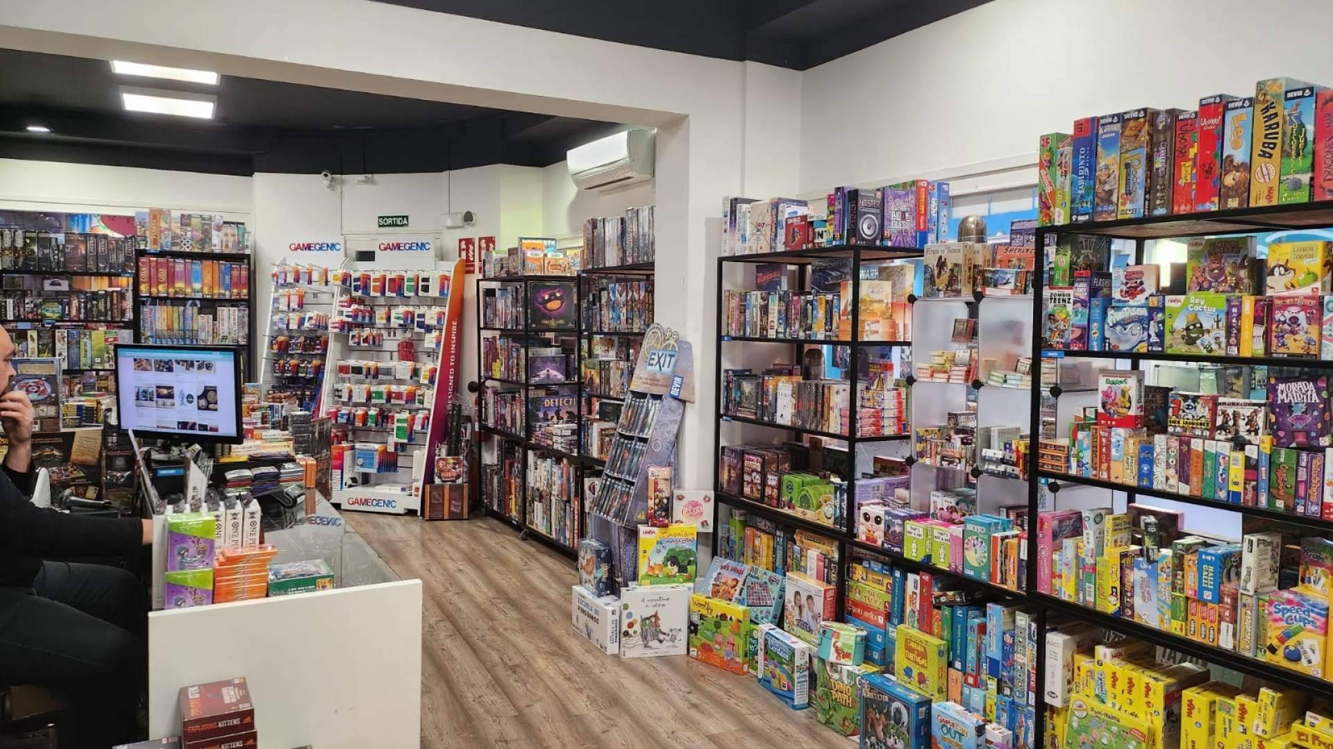 Juegos de mesa, rol y miniaturas en la nueva tienda Mathom de Sant Andreu de la Barca