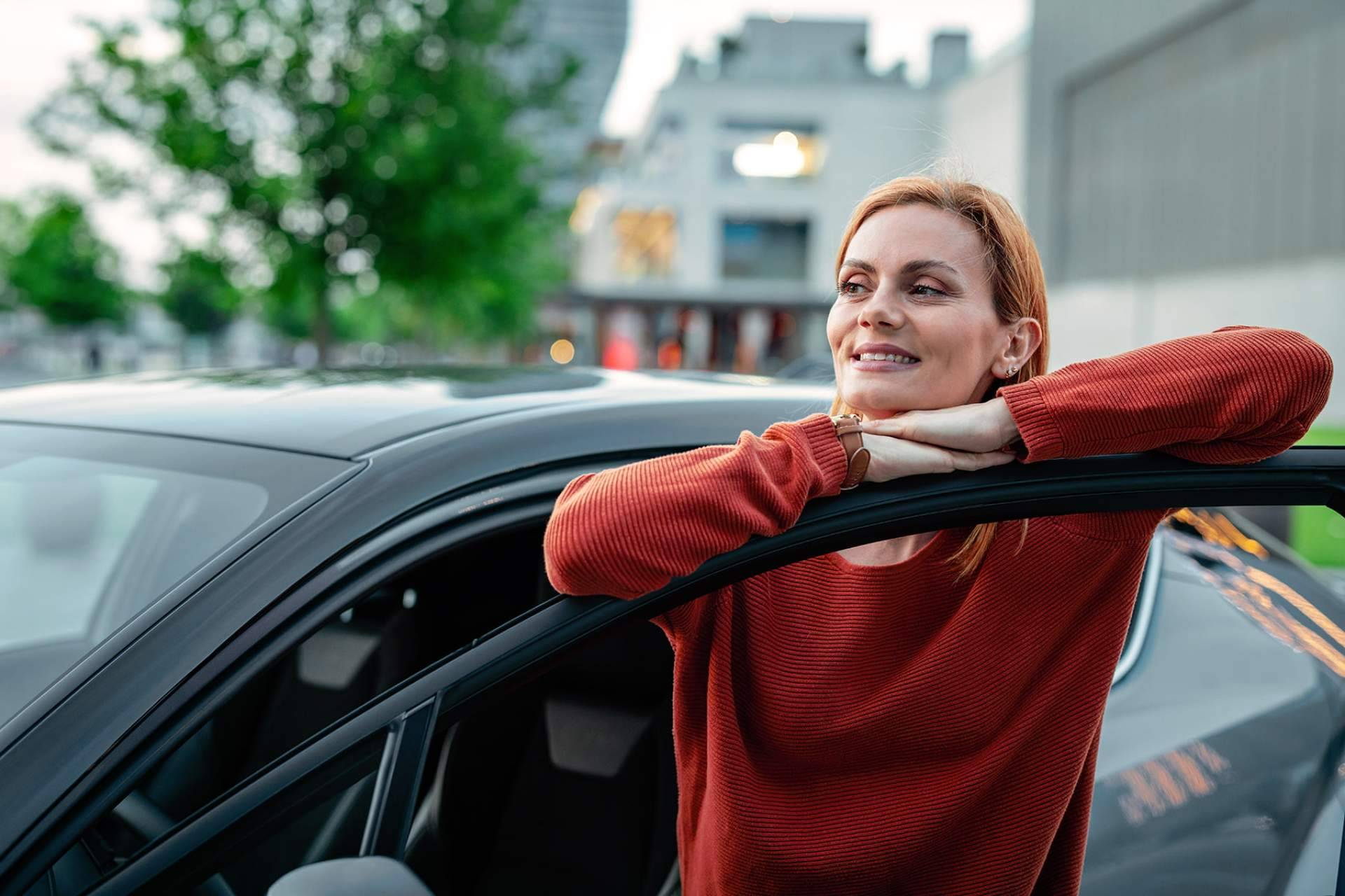 Cobertura, servicios y precio, claves de la estrategia de Línea Directa como aseguradora de coche eficiente
