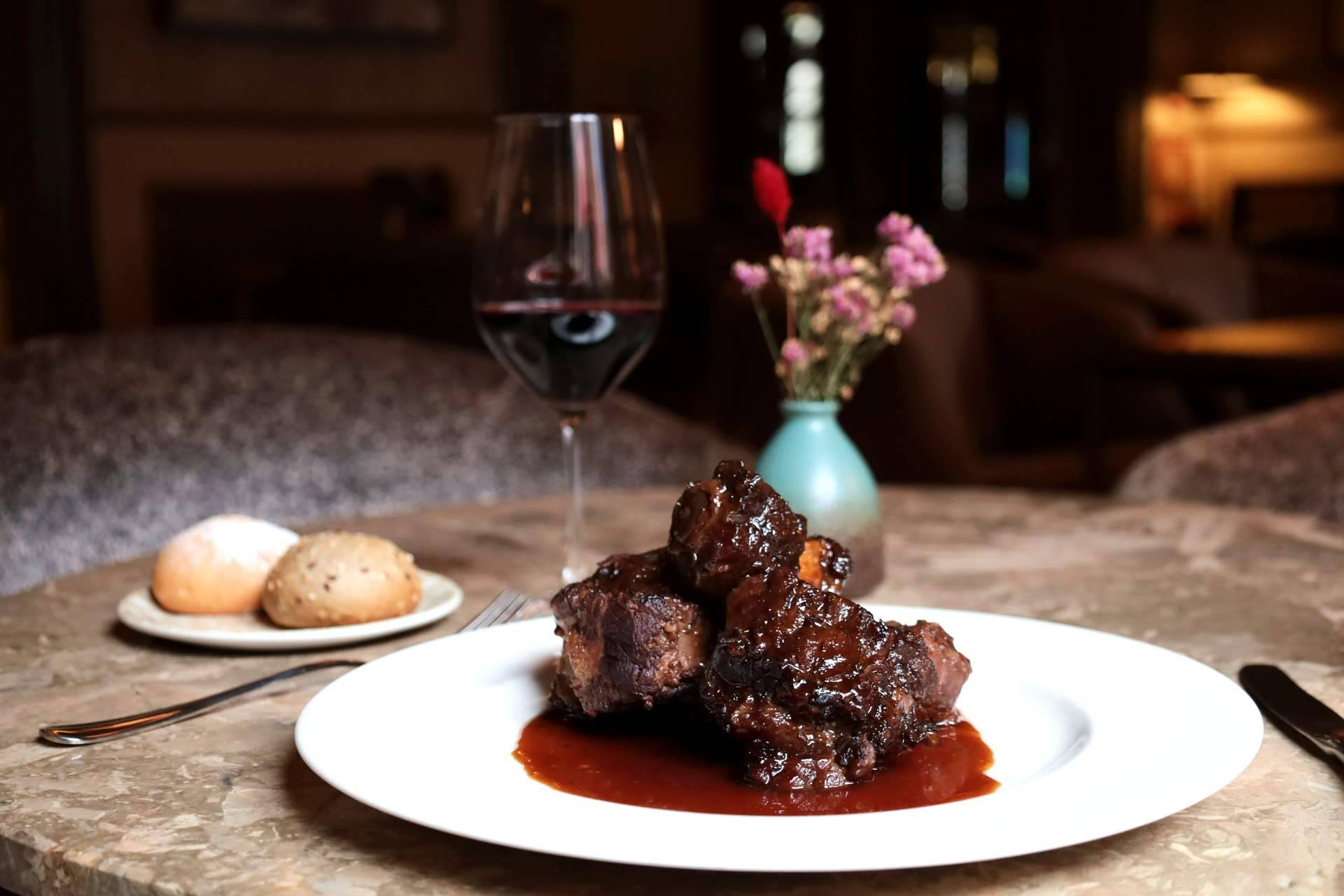 El restaurante Círculo Mercantil del Casino Gran Vía refuerza su apuesta por la cocina española de mercado