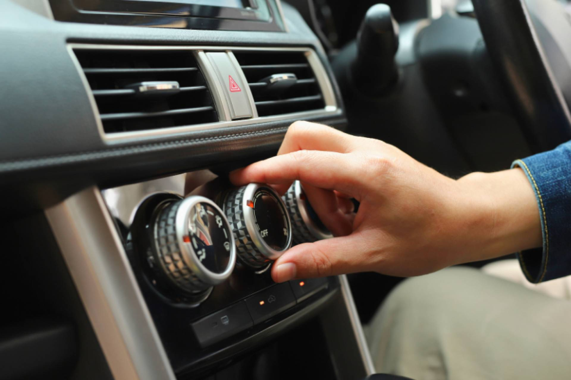 En Málaga, se puede hacer la carga de aire acondicionado del coche en menos de una hora con Izan Cars-Sini