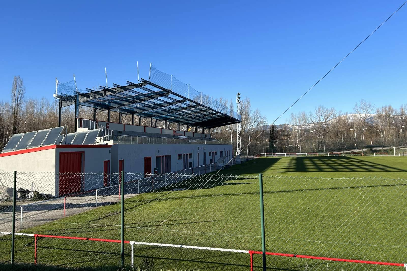 Instalaciones RPM refuerza la seguridad en espacios deportivos con soluciones metálicas a medida