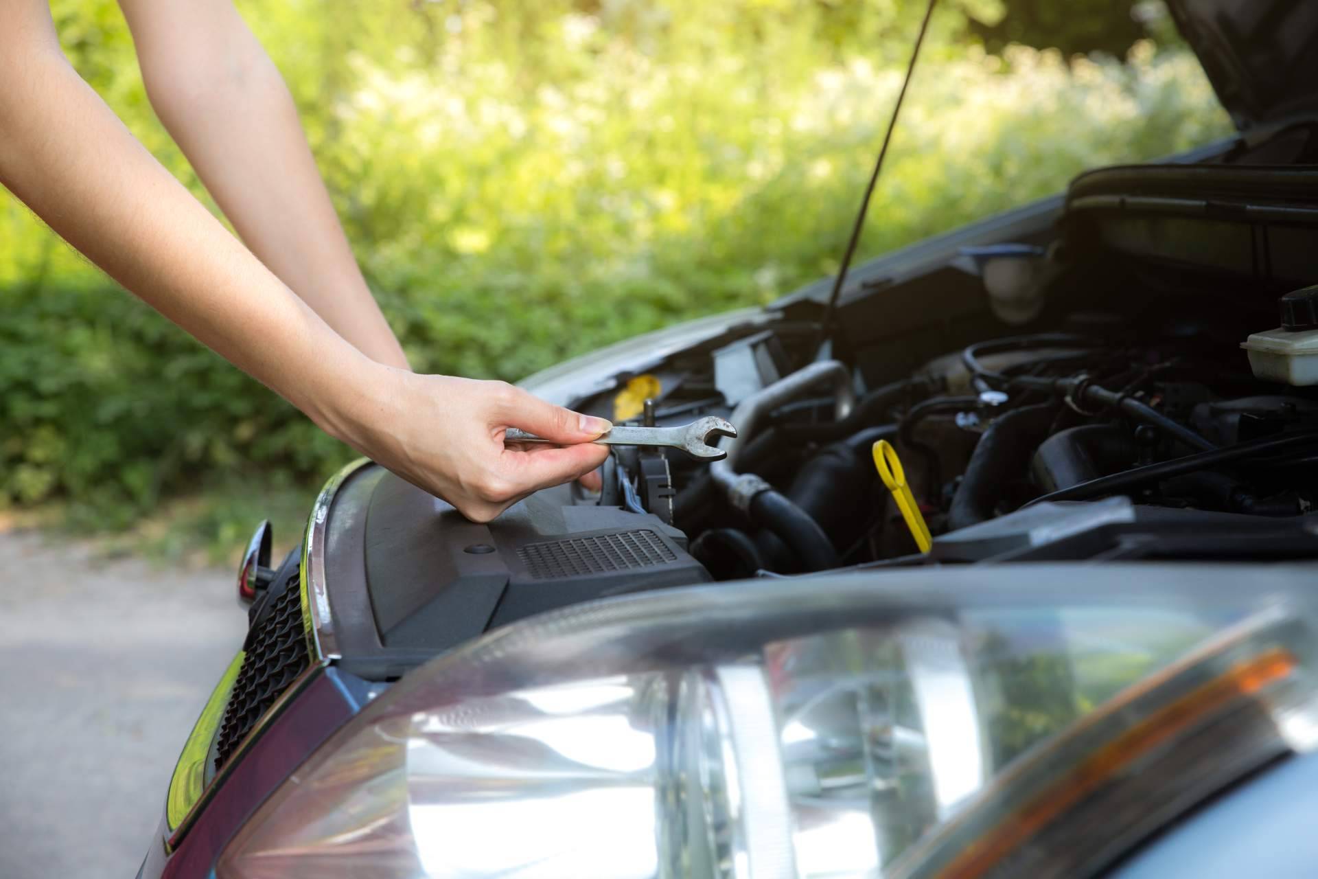 Compra de coches averiados; del abandono al reciclaje con recogida gratuita