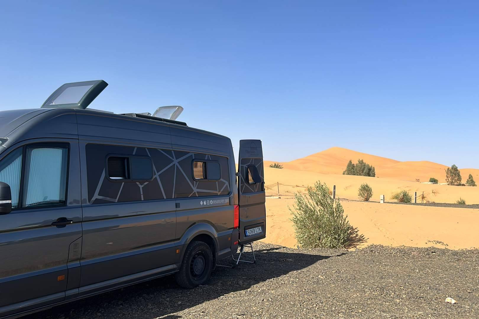 Viaje organizado en autocaravanas en Marruecos con rutas guiadas, apoyo constante y espíritu de expedición