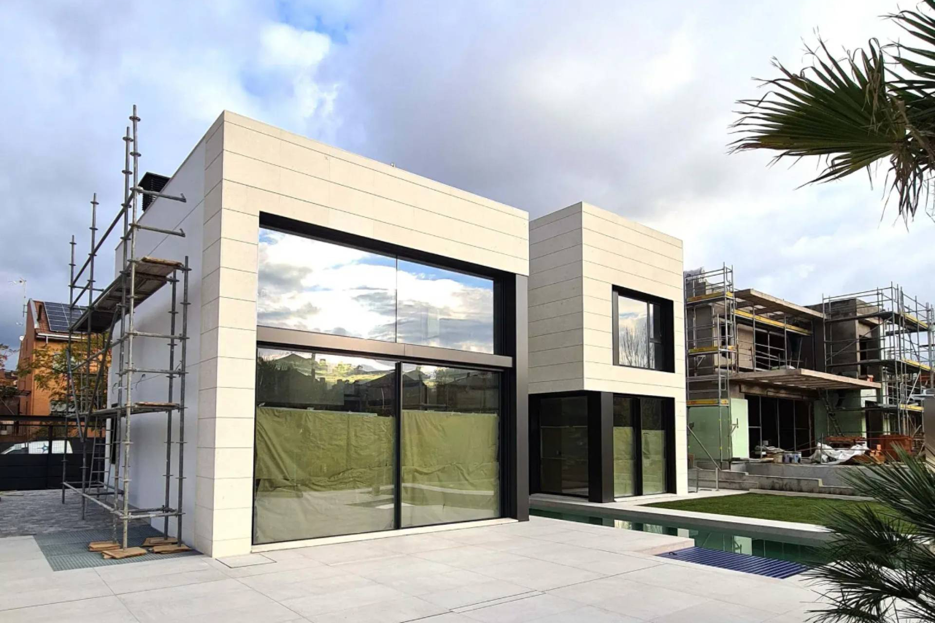 Casas prefabricadas de hormigón y diseño a medida, claves en el modelo residencial de Fran Cortés Arquitectos