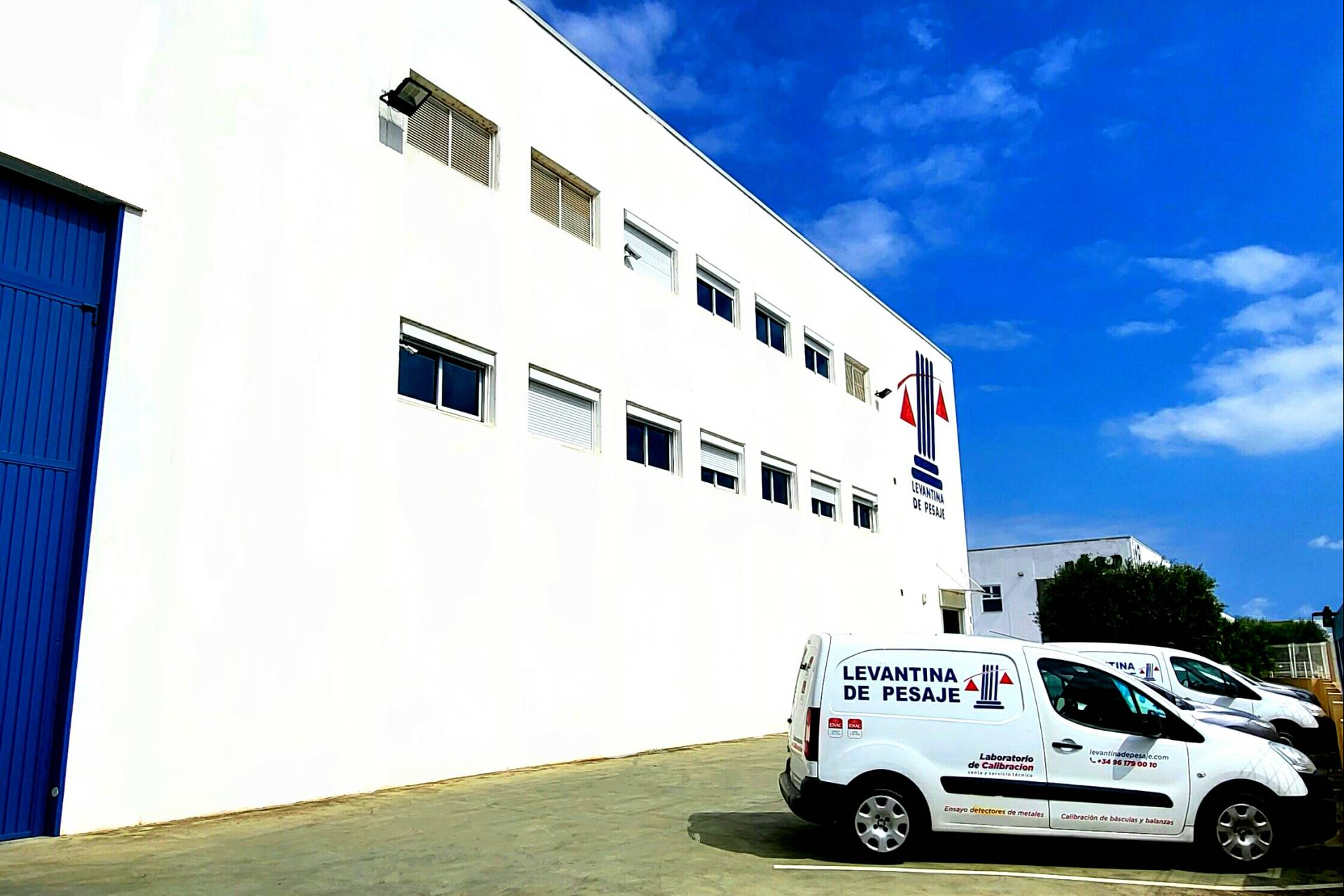 Ensayos acreditados ENAC en rayos X y detectores de metales; el compromiso técnico de Levantina de Pesaje