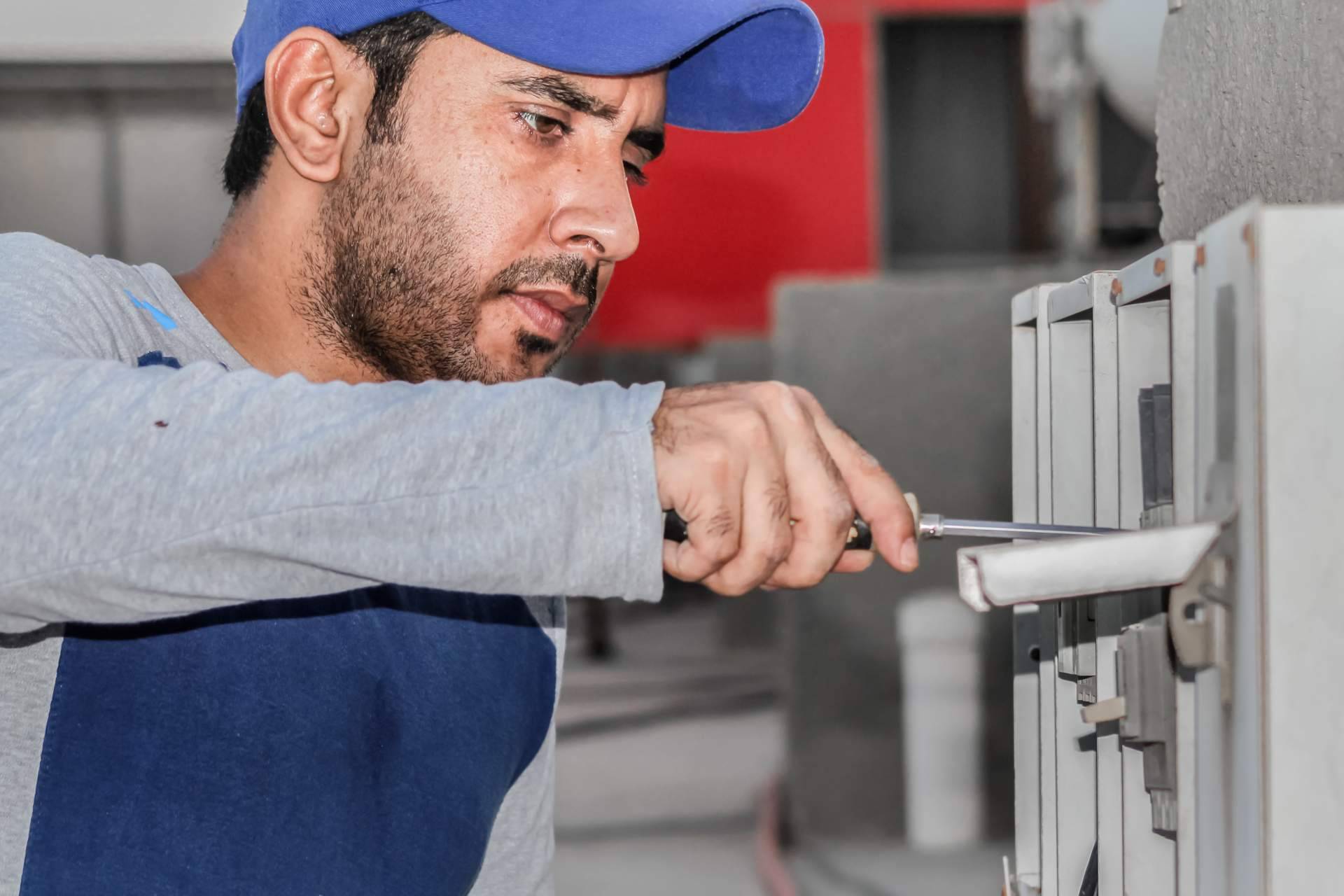 Cadenza Electric incorpora material eléctrico Eaton y prepara stock con disponibilidad inmediata
