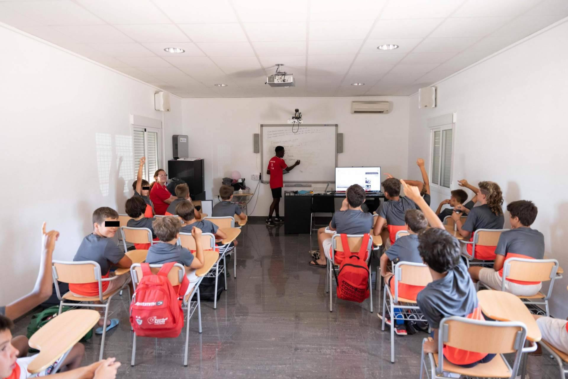 Inmersión total, metodología británica y becas al Sunderland en el campus de verano 2026