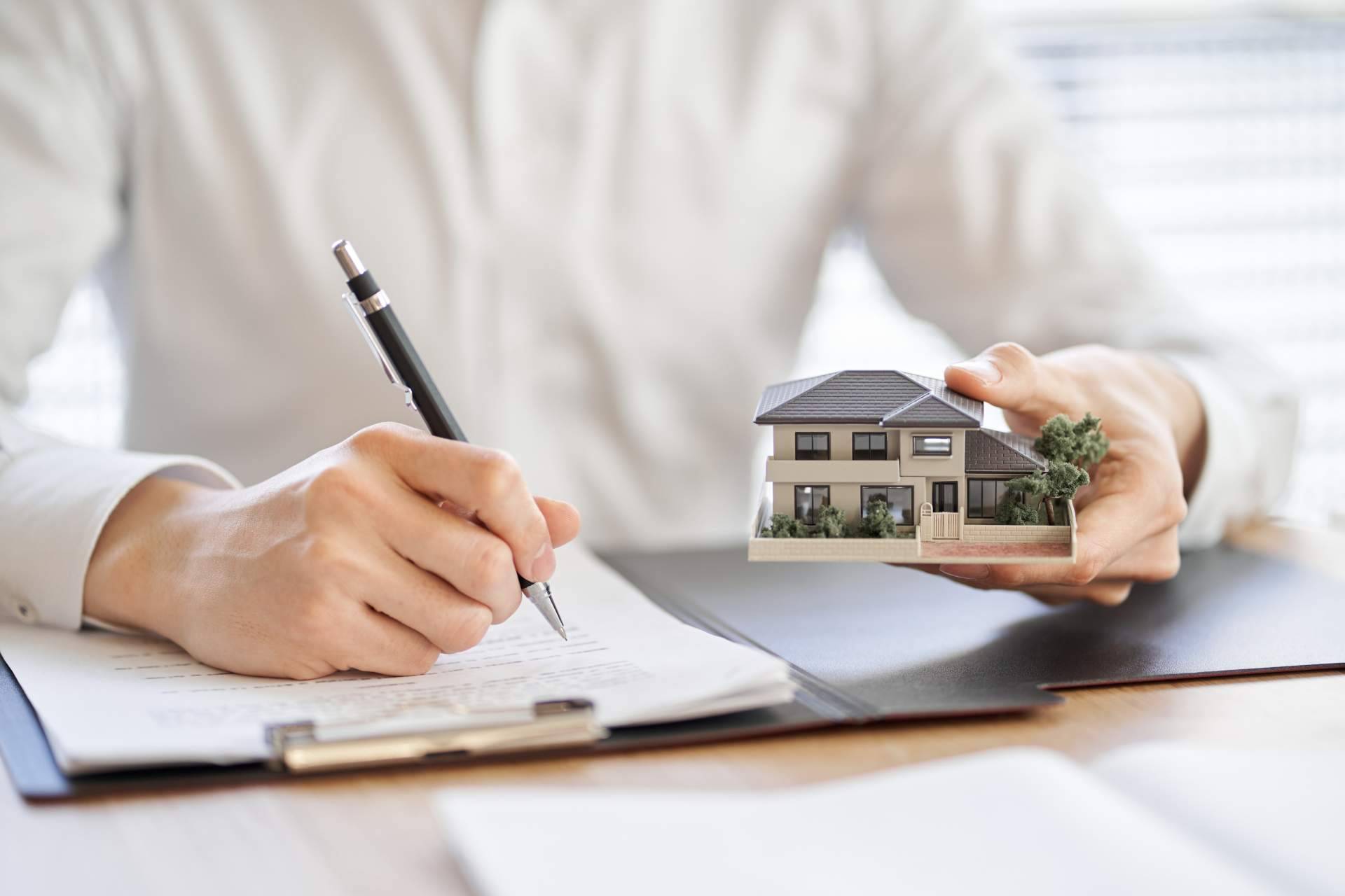 Claves legales que conviene revisar antes de firmar un contrato de alquiler de inmuebles
