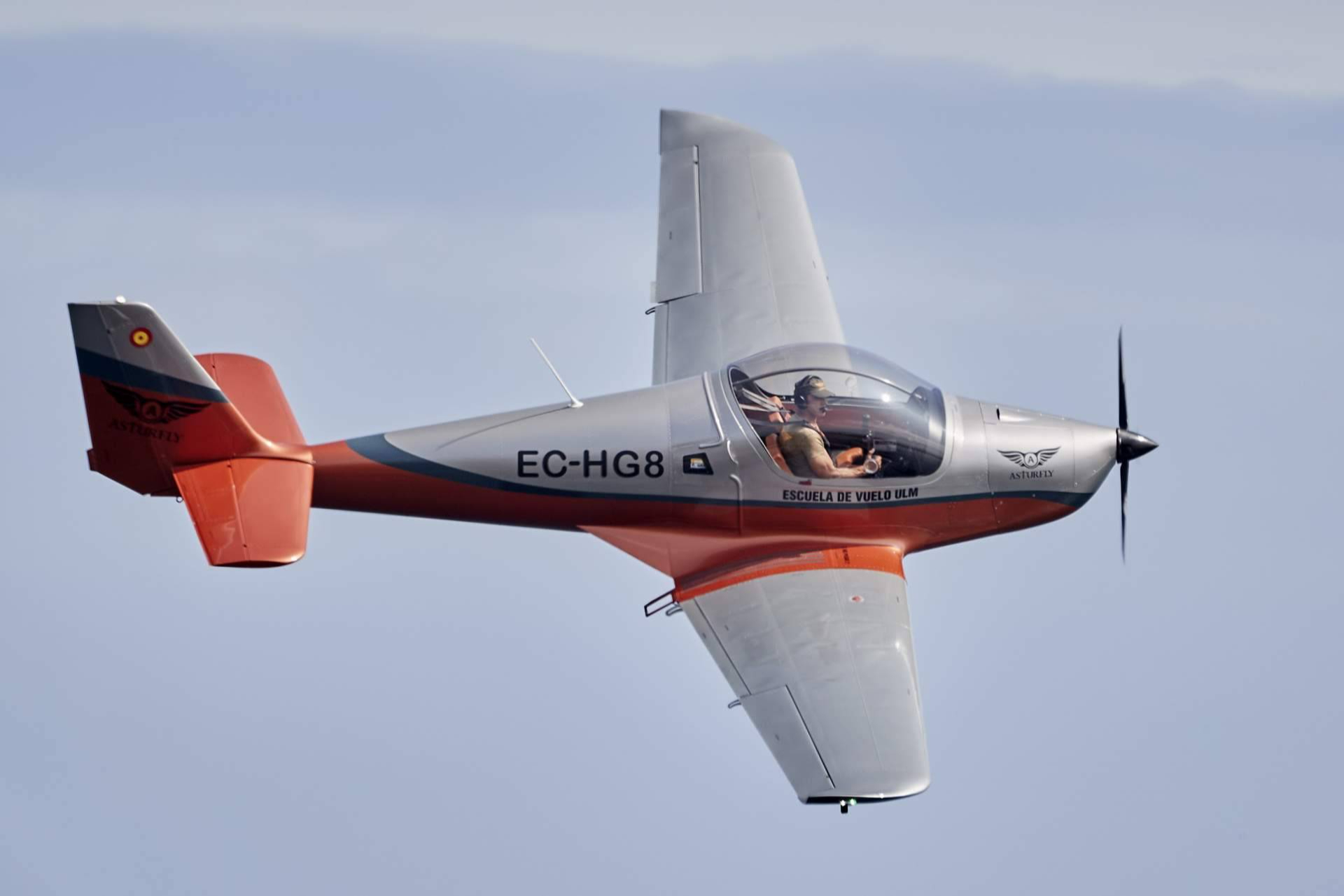 Del kit al cielo, Asturfly guía la construcción de ultraligeros desde su escuela de vuelo
