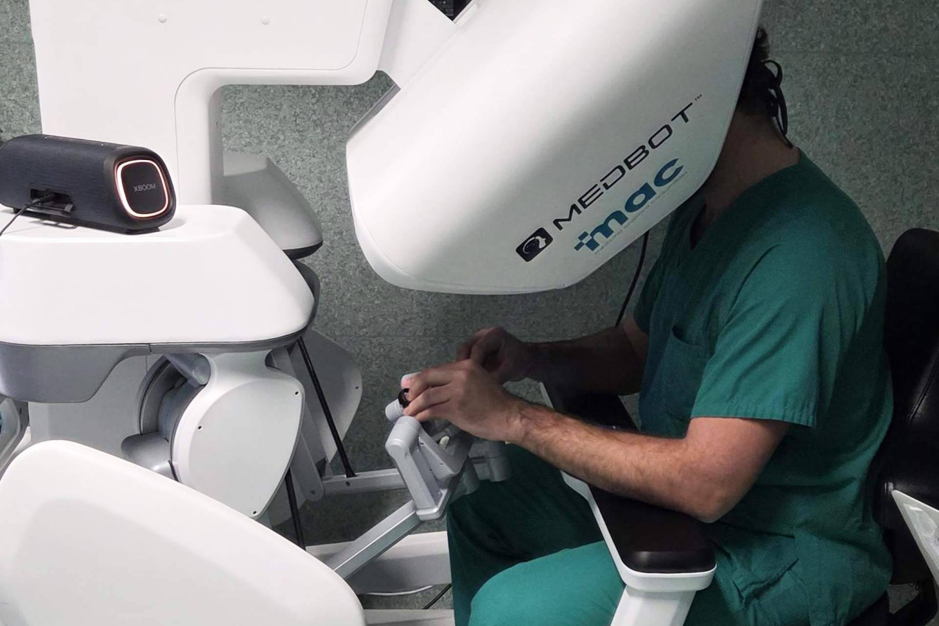 ROC Clinic participa en una sesión internacional de telecirugía en el Congreso Europeo de Urología