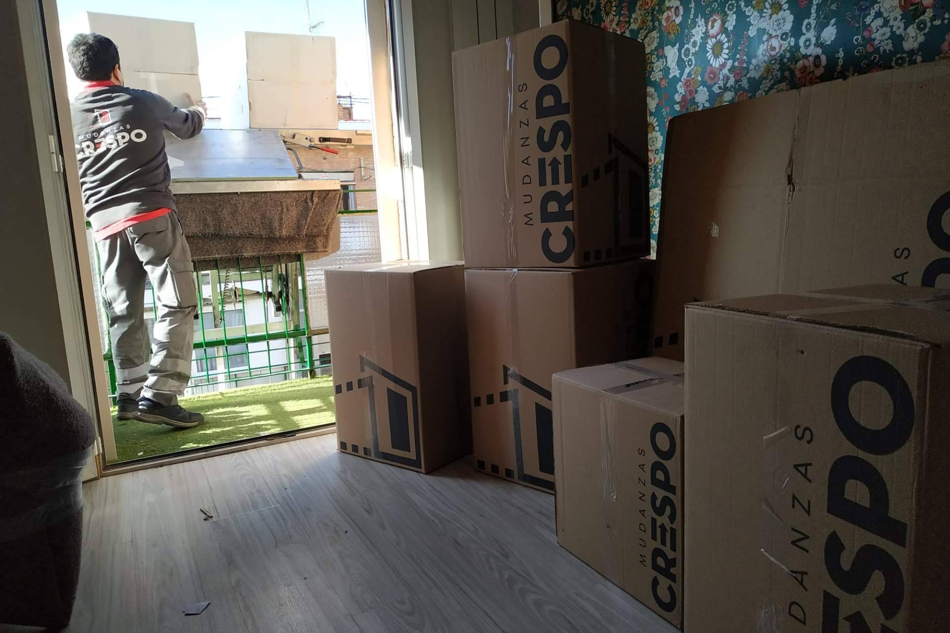 El sector de los traslados avisa de que mayo marca el inicio de la temporada alta de mudanzas en Mudanzas Crespo